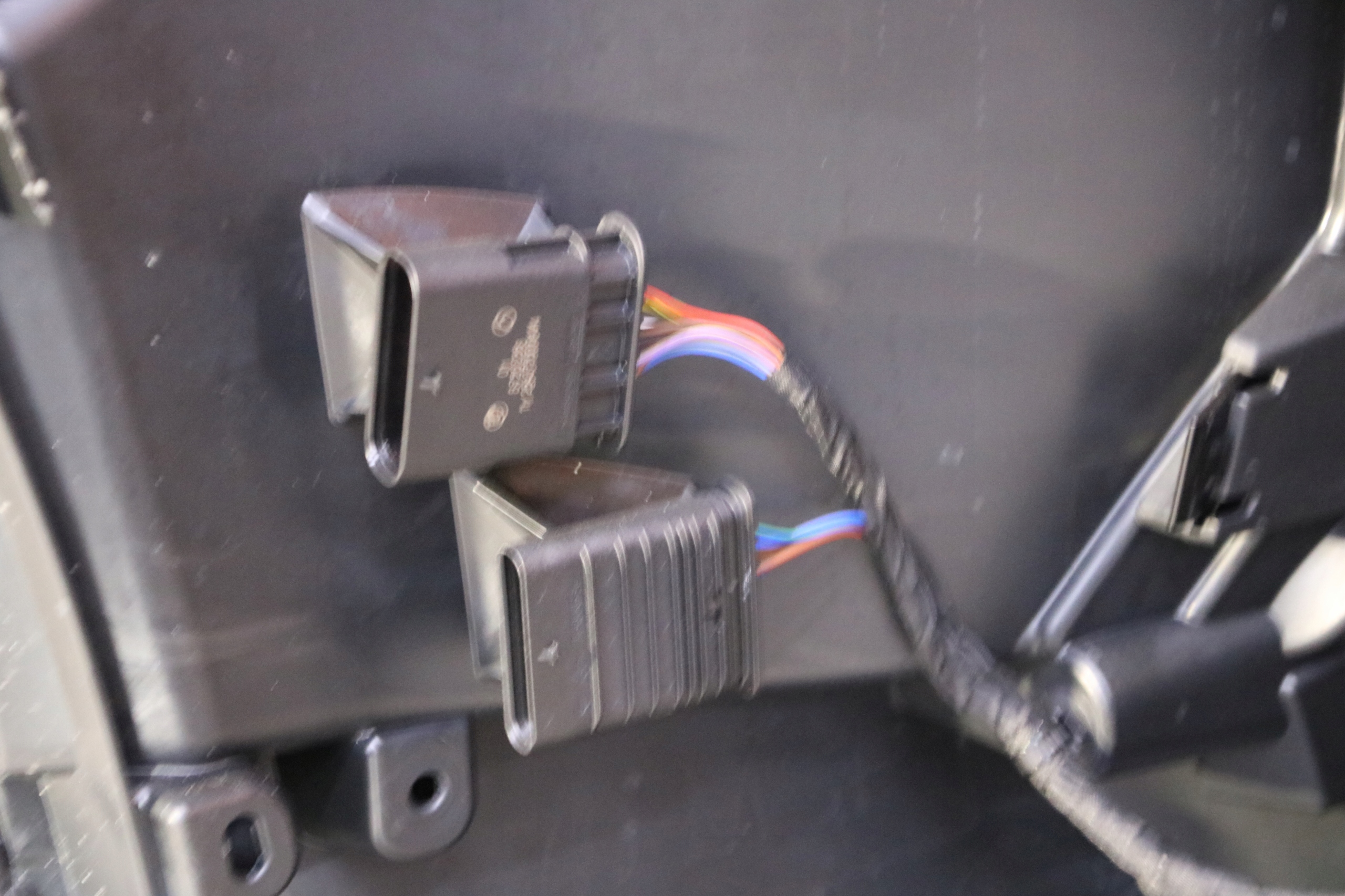 BMW 7 G70 i7 m-packet bumper front USA colour 416
