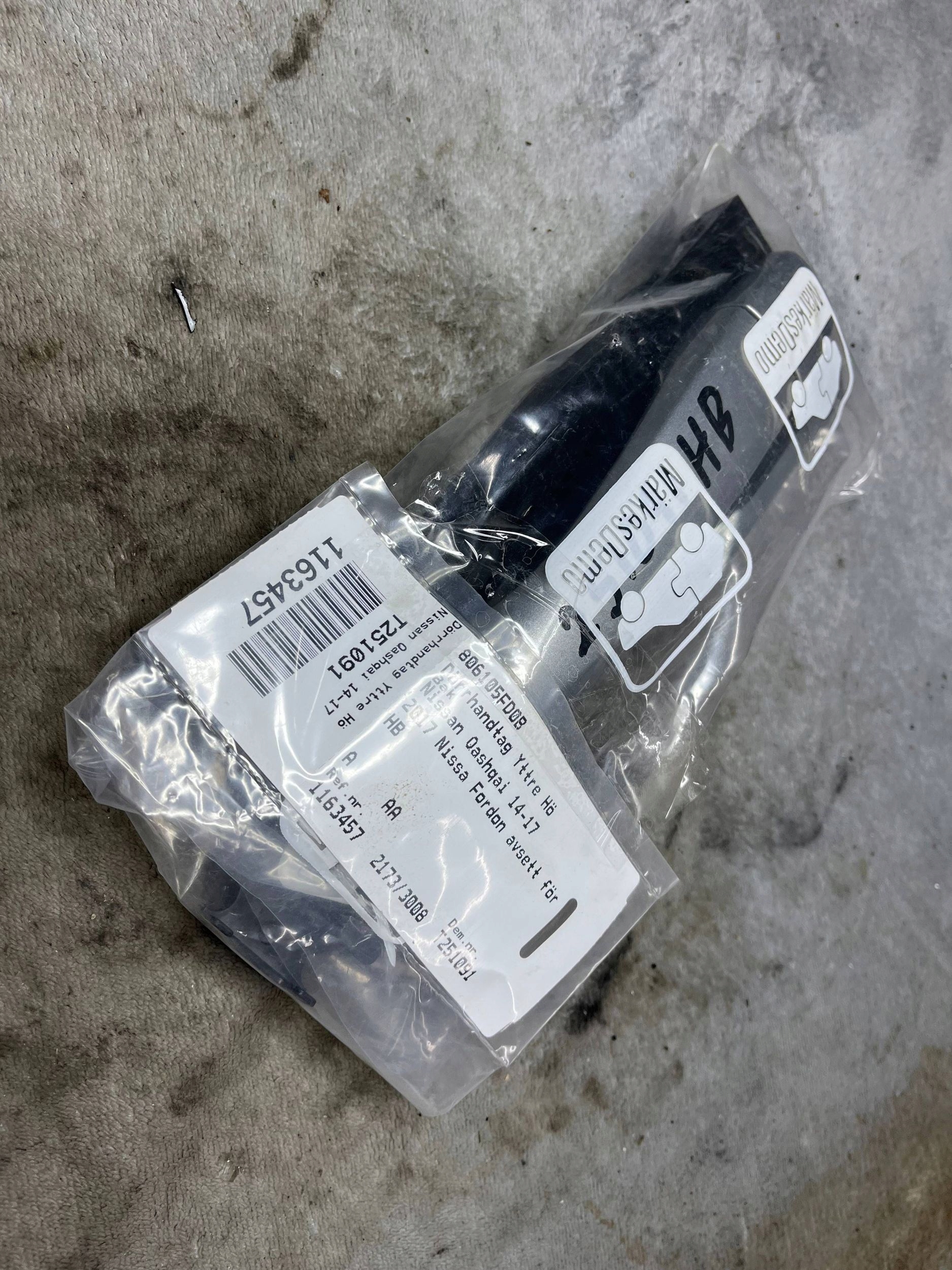 handle door side right Nissan Qashqai 806105FD0B