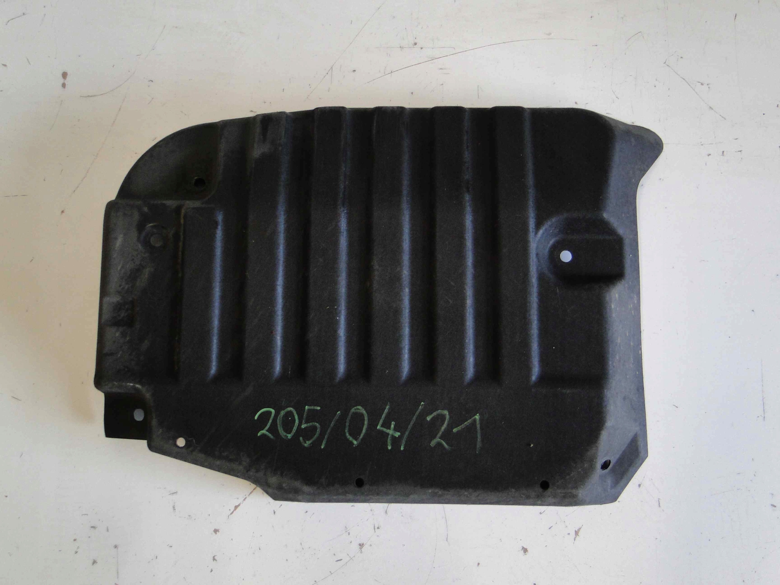 MERCEDES C KLASA W205 205 PODLOGA TYLNA OSLONA AMG Installation side rear