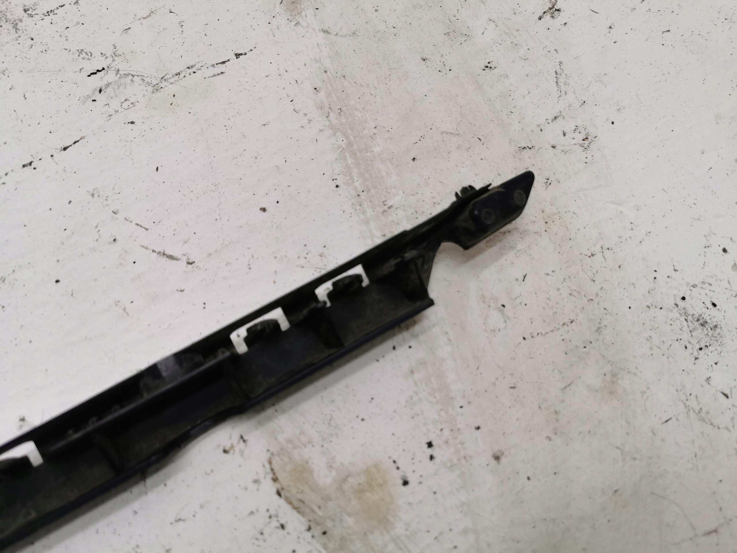 bumper bracket right rear part MERCEDES E-KLASA W207