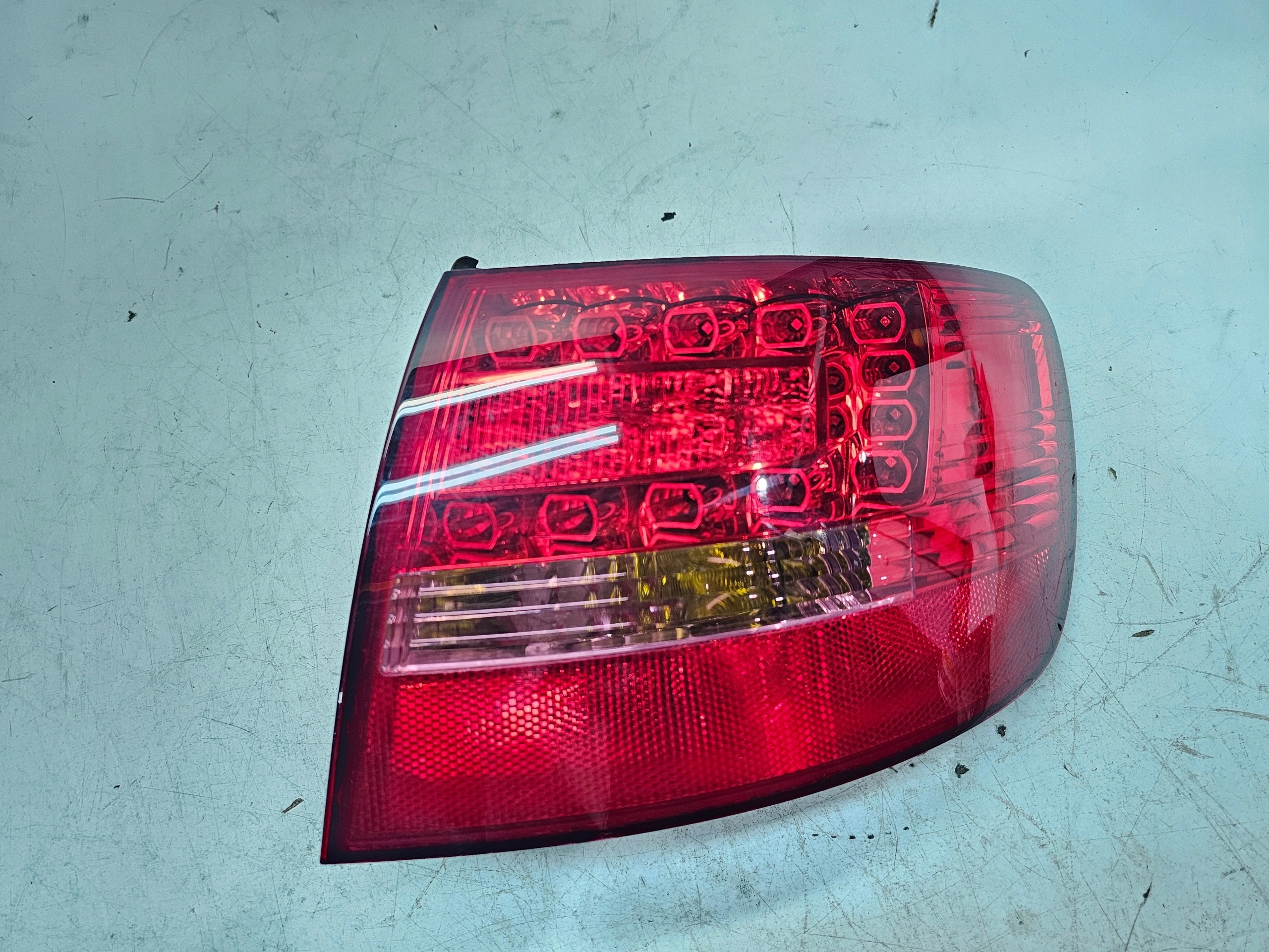light right rear part W fender LED AUDI A6 C6 4F9945096B original