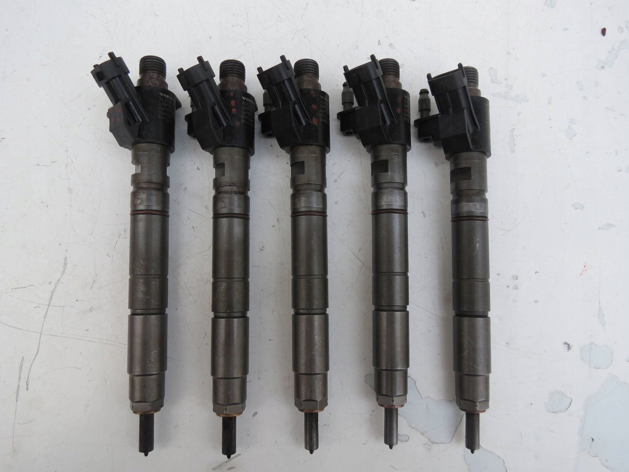 Einspritzdüse des Kraftstoffsbehälters VOLVO S60 II 31303238
