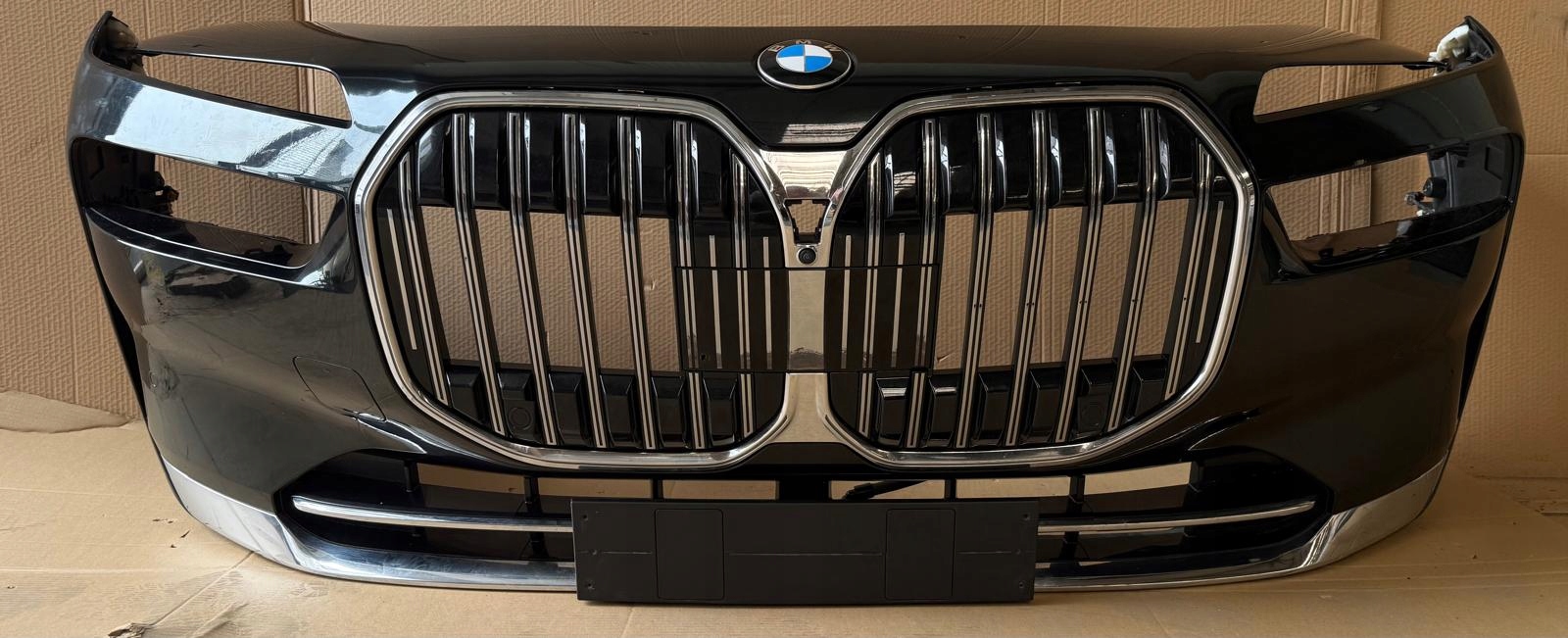 IDEALNY KPL. bumper front front BMW G70 6PDC KAMERA colour 475 1