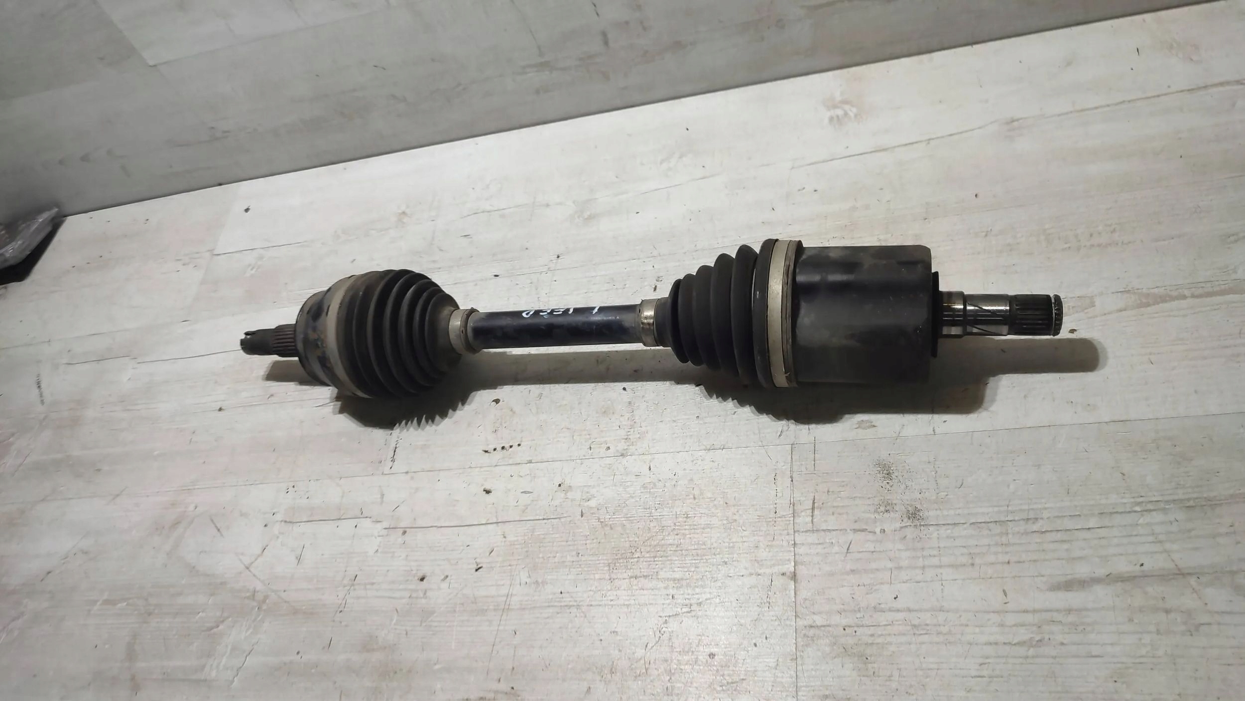Jeep Cherokee 2015 left side semi-axis front