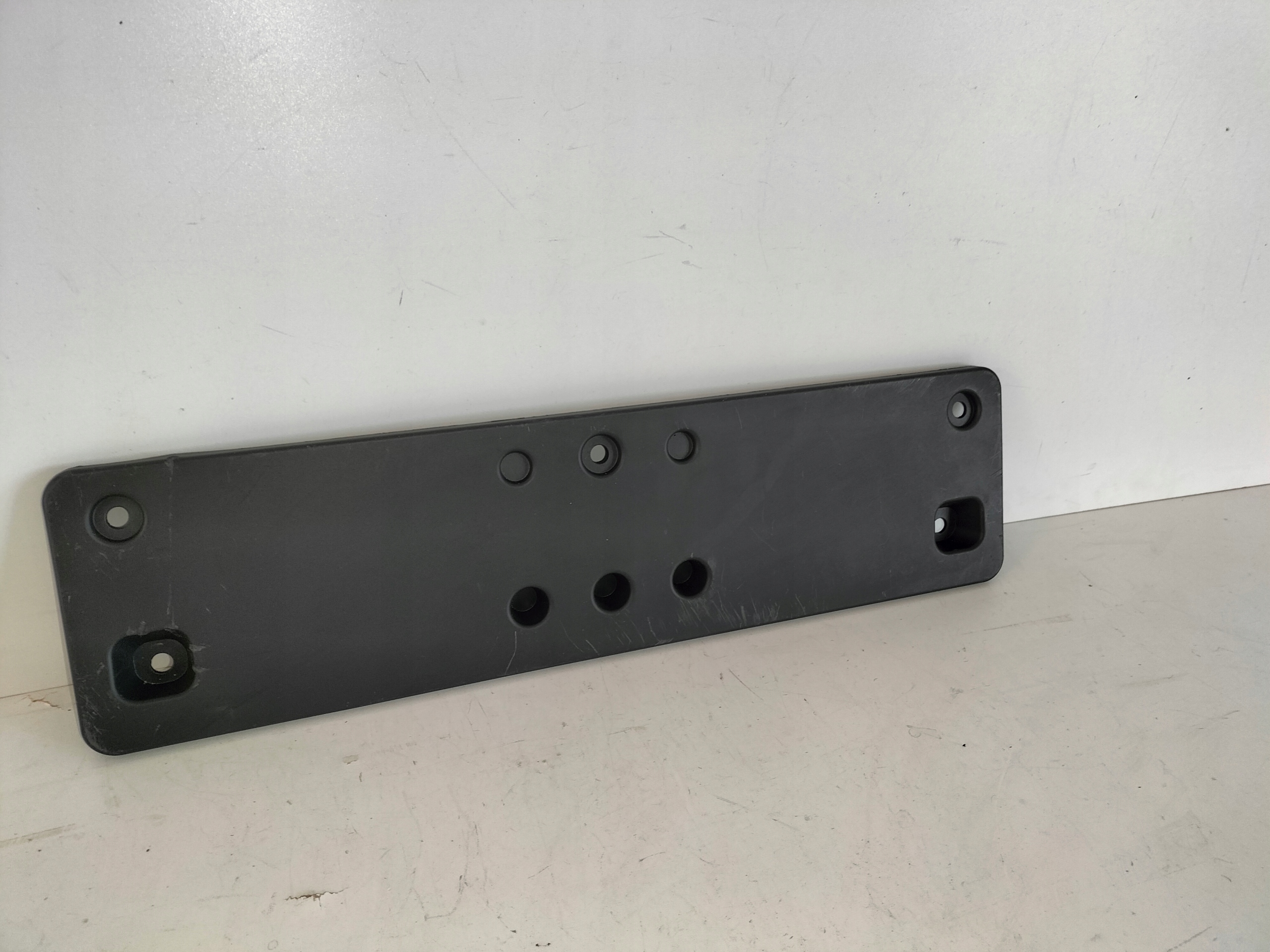pad below tablice registration front VW GOLF VIII 8 LIFT 24