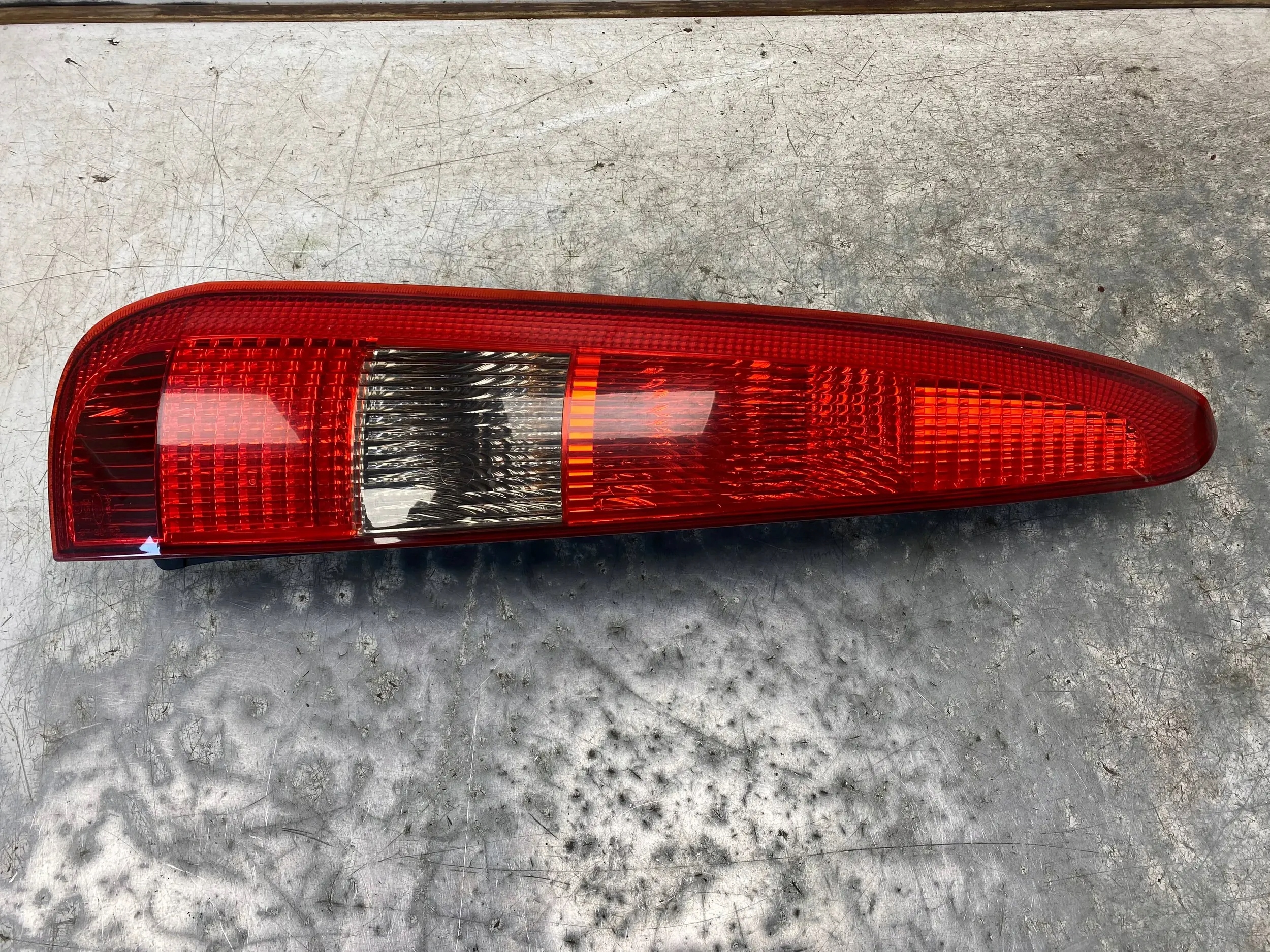 light left rear part FORD FUSION 2N11-13A603-B