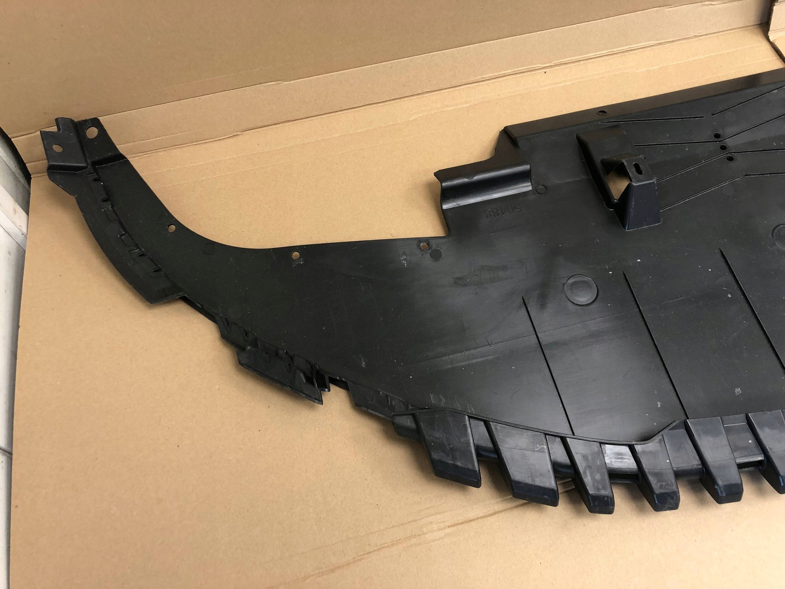 cover below bumper front VW TAYRON II 57L805915B