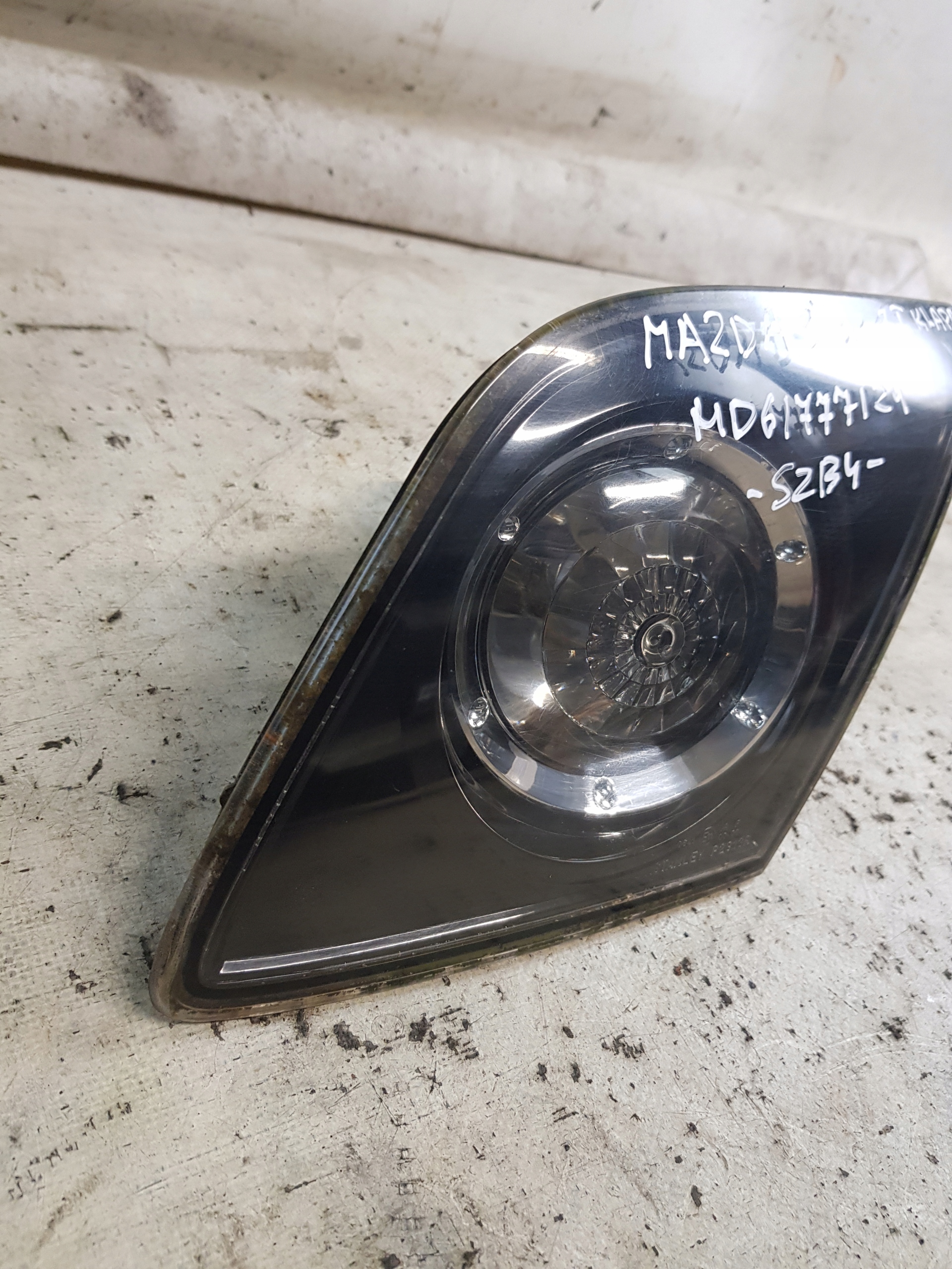 light rear right to the bonnet MAZDA 3 and BK HB P2913R