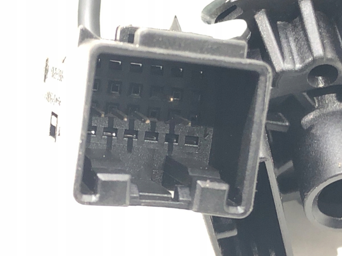 DOCIĄG KLAPY AUDI A8 D4 SEDAN 09-18 Wersja Europejska