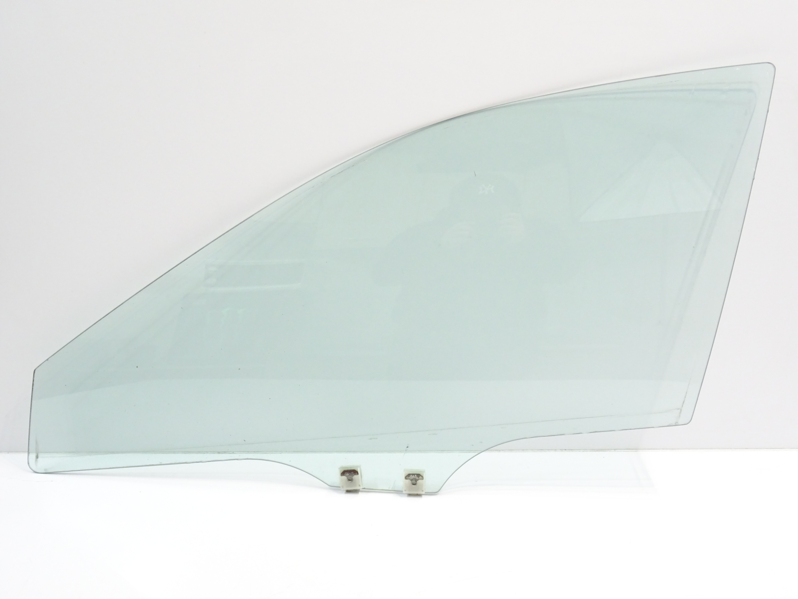 SZYBA DRZWI PRZOD PRZEDNIA MAZDA 6 I 2002-2008 Typ samochodu Samochody osobowe