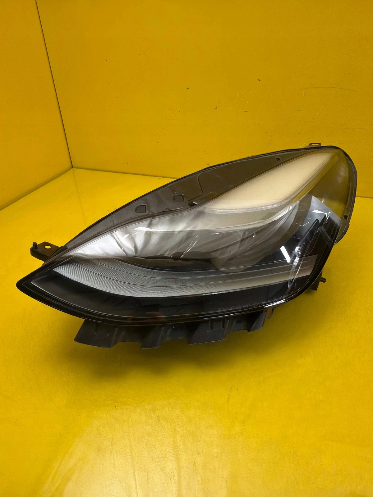 light left front Tesla Model 3 Y Lift Full Led 1514952-00-D