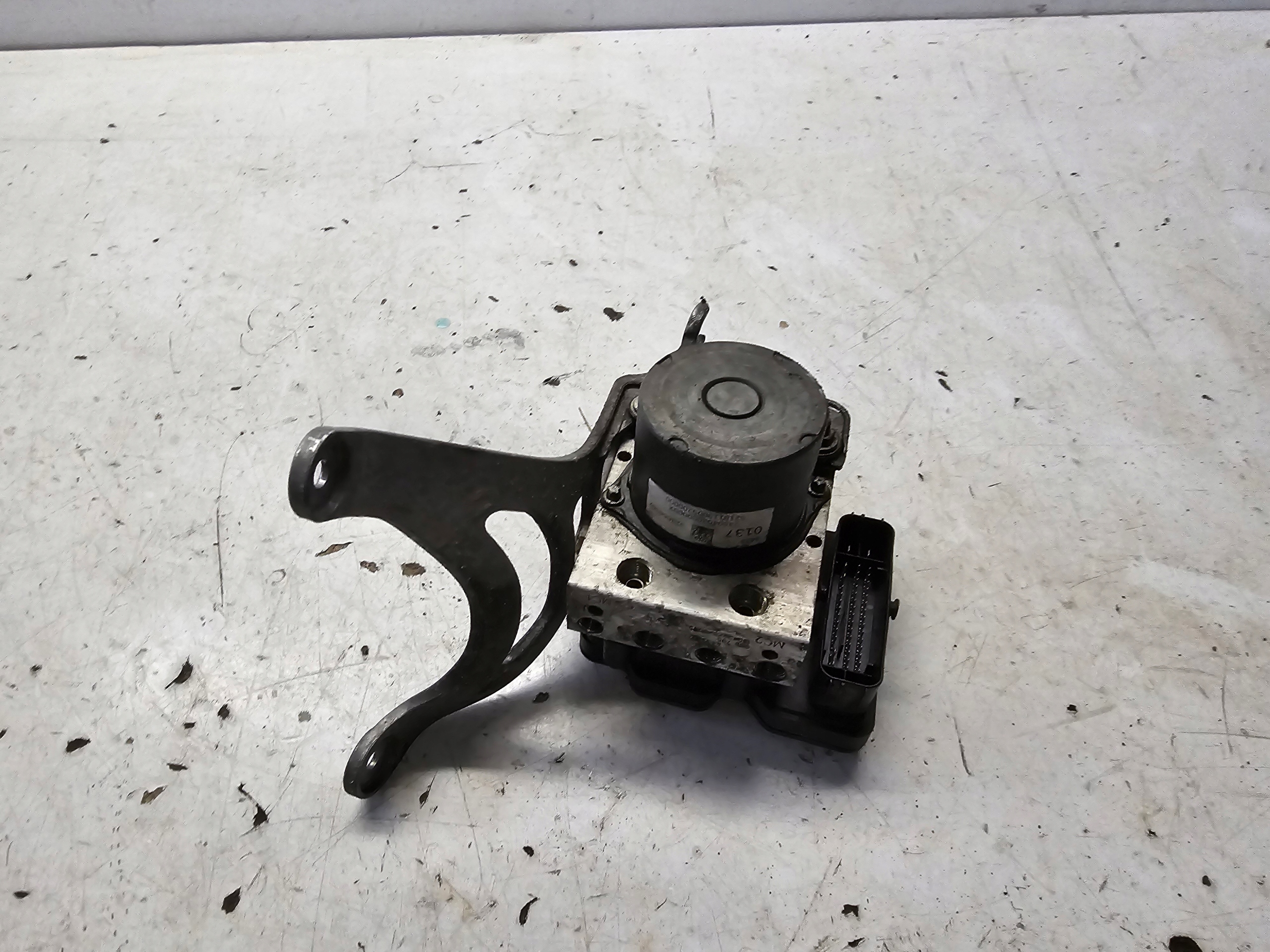 OPEL INSIGNIA B control unit ABS 84330137