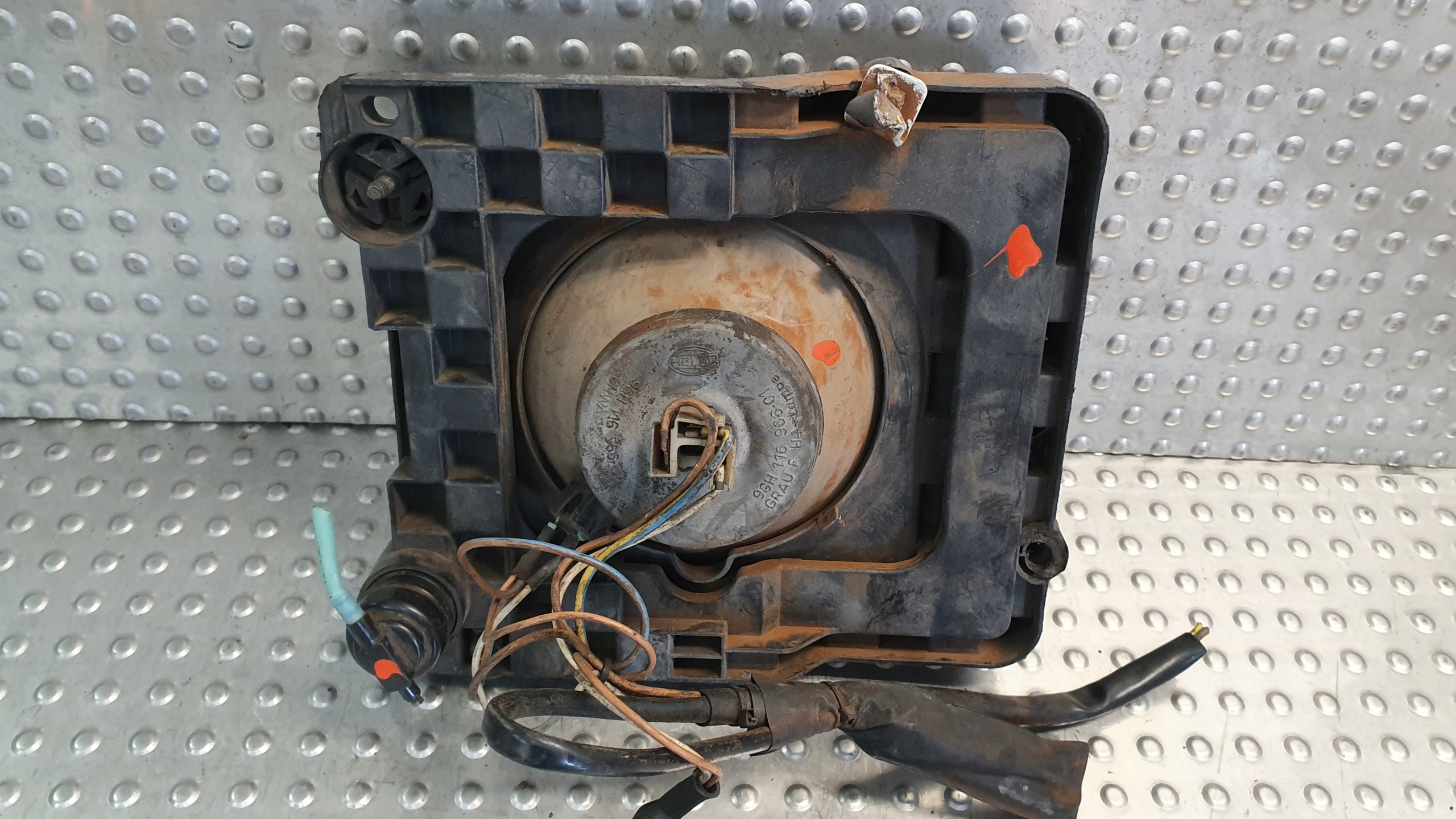 light front left MERCEDES MB100 81