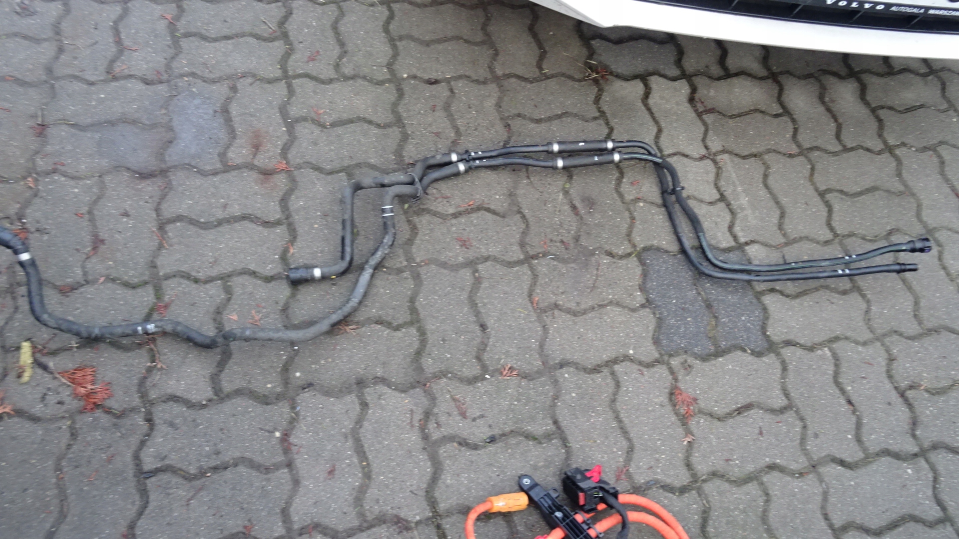 VOLVO XC60 II T6 Plug-In Hybrid RURA PRZEWÓD WODY 31686679