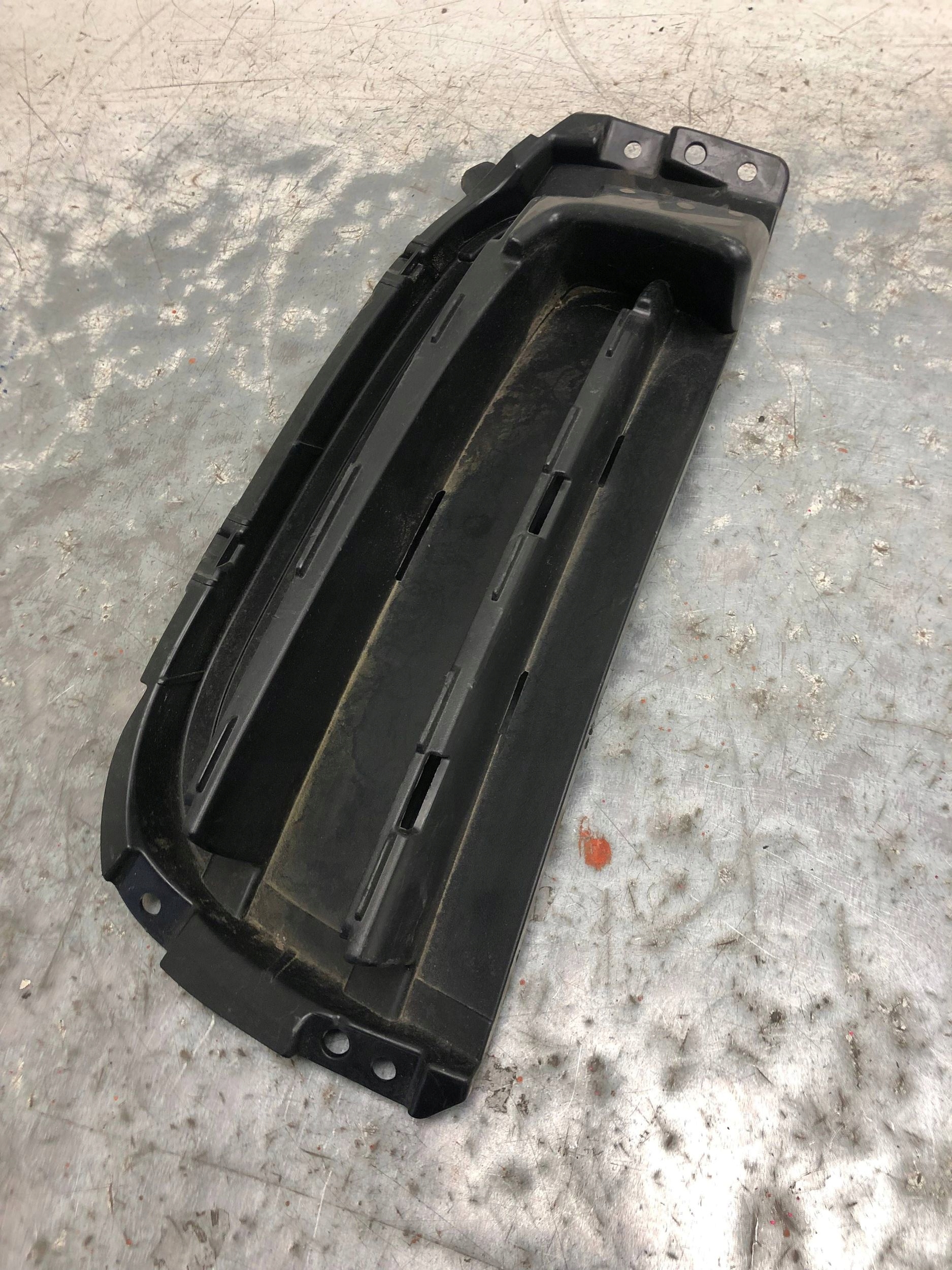 grid of a bumper right front PORSCHE PANAMERA 971 971807486