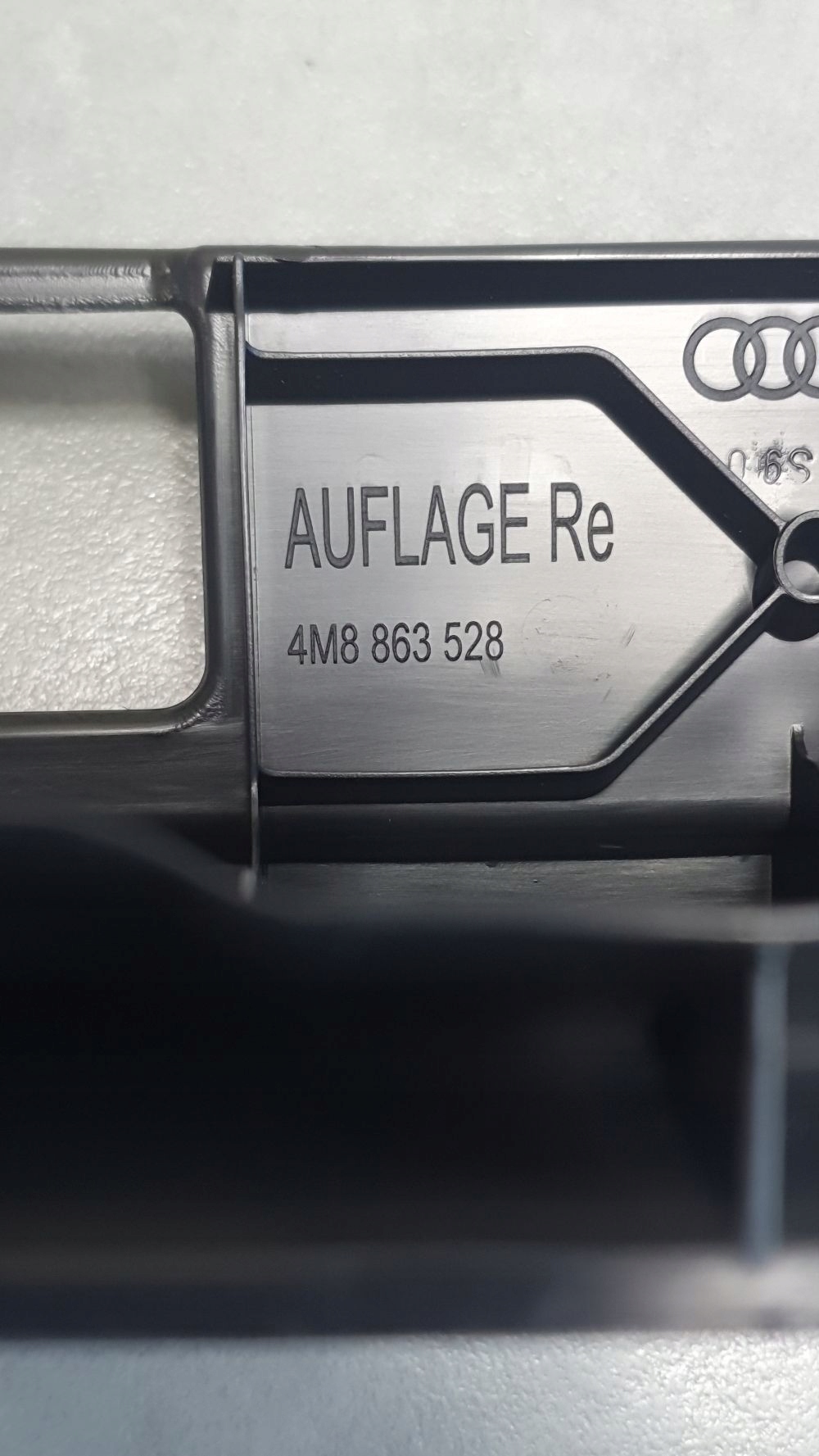 Audi Q8 Element upholstery cover boot 4M8863528