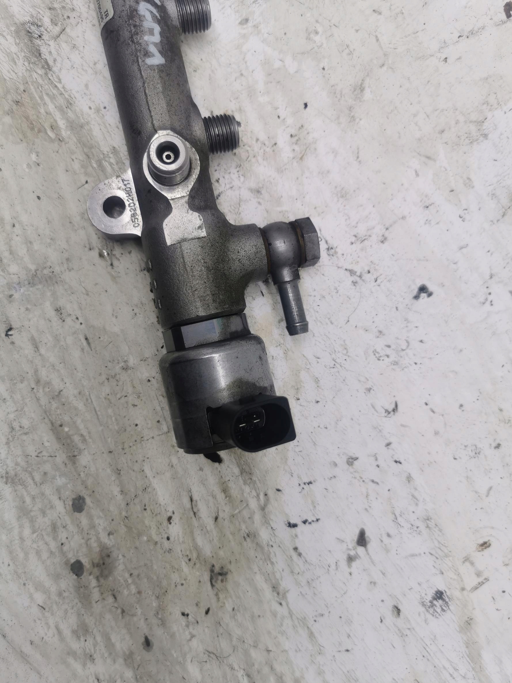 Rampe injection MERCEDES E-KLASA W212 A6510700495 2.2