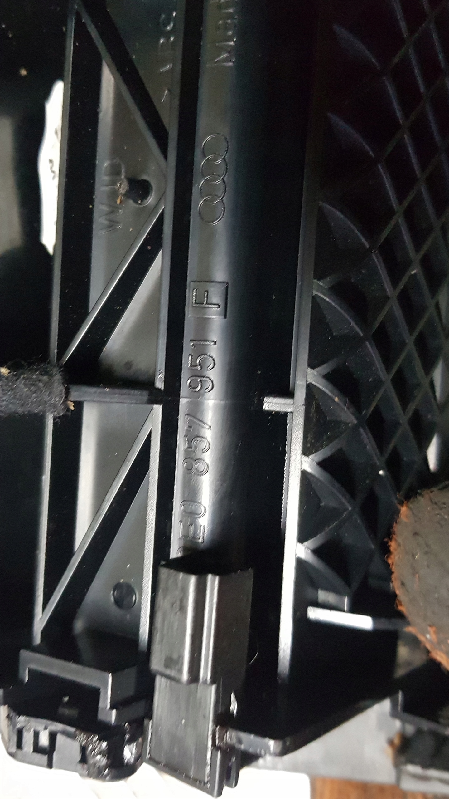 AUDI A4 B6 Aschenbecher Handschuhfach