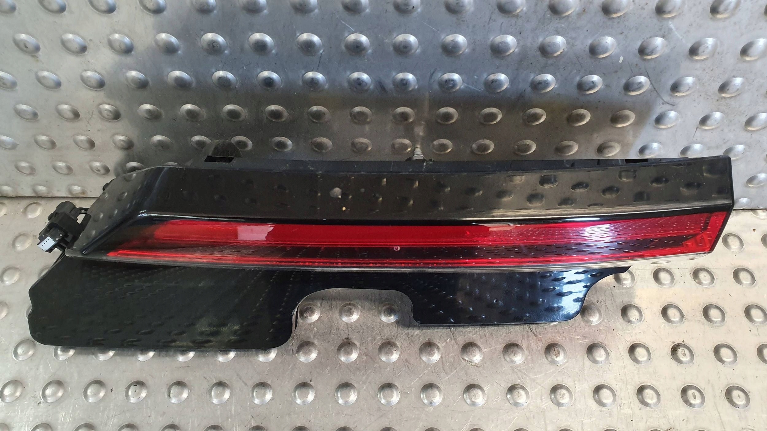 light rear part left VOLVO C40 to the bonnet 21- 32365672
