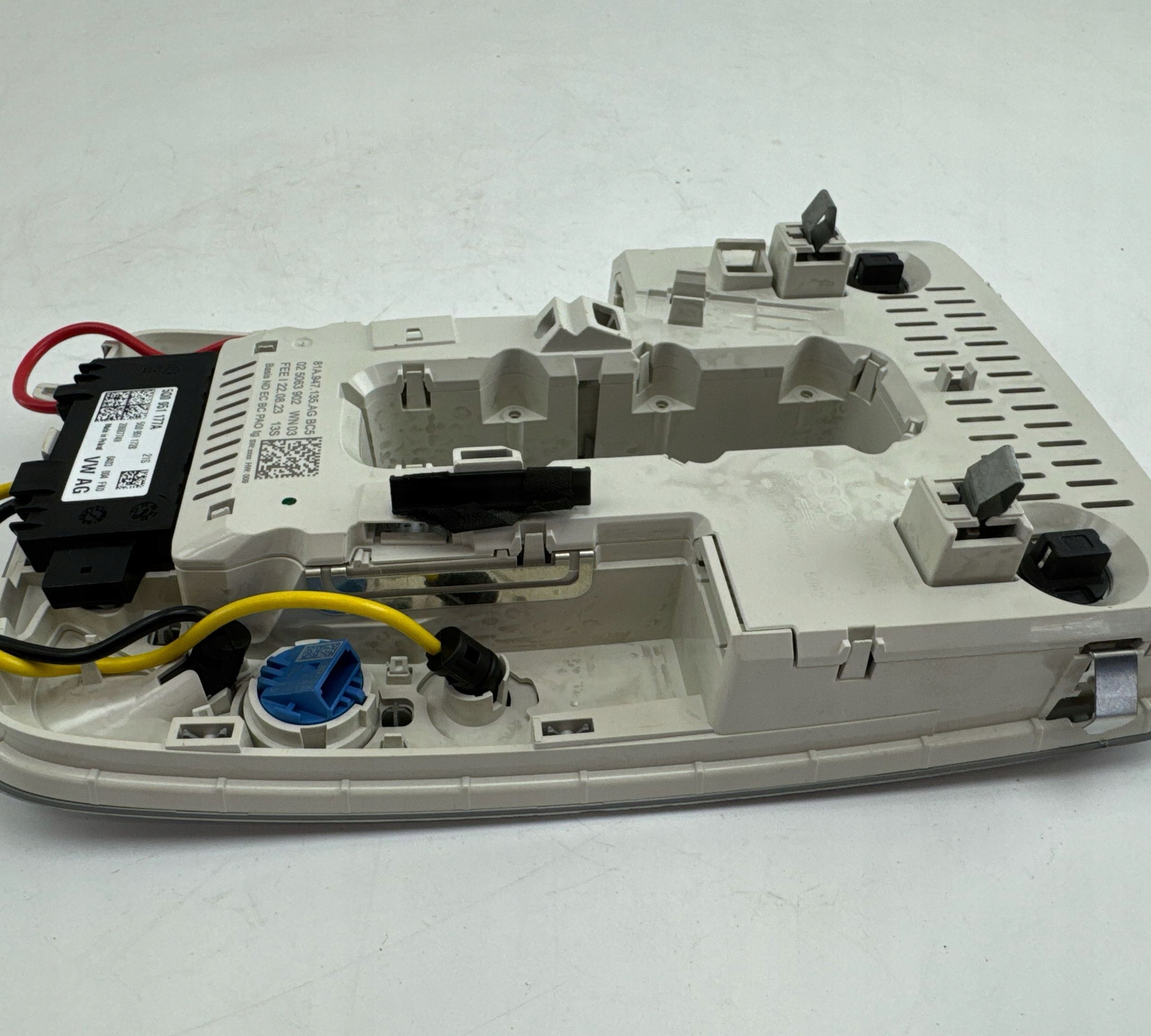 Audi Q8 2023 свет кресло переднего