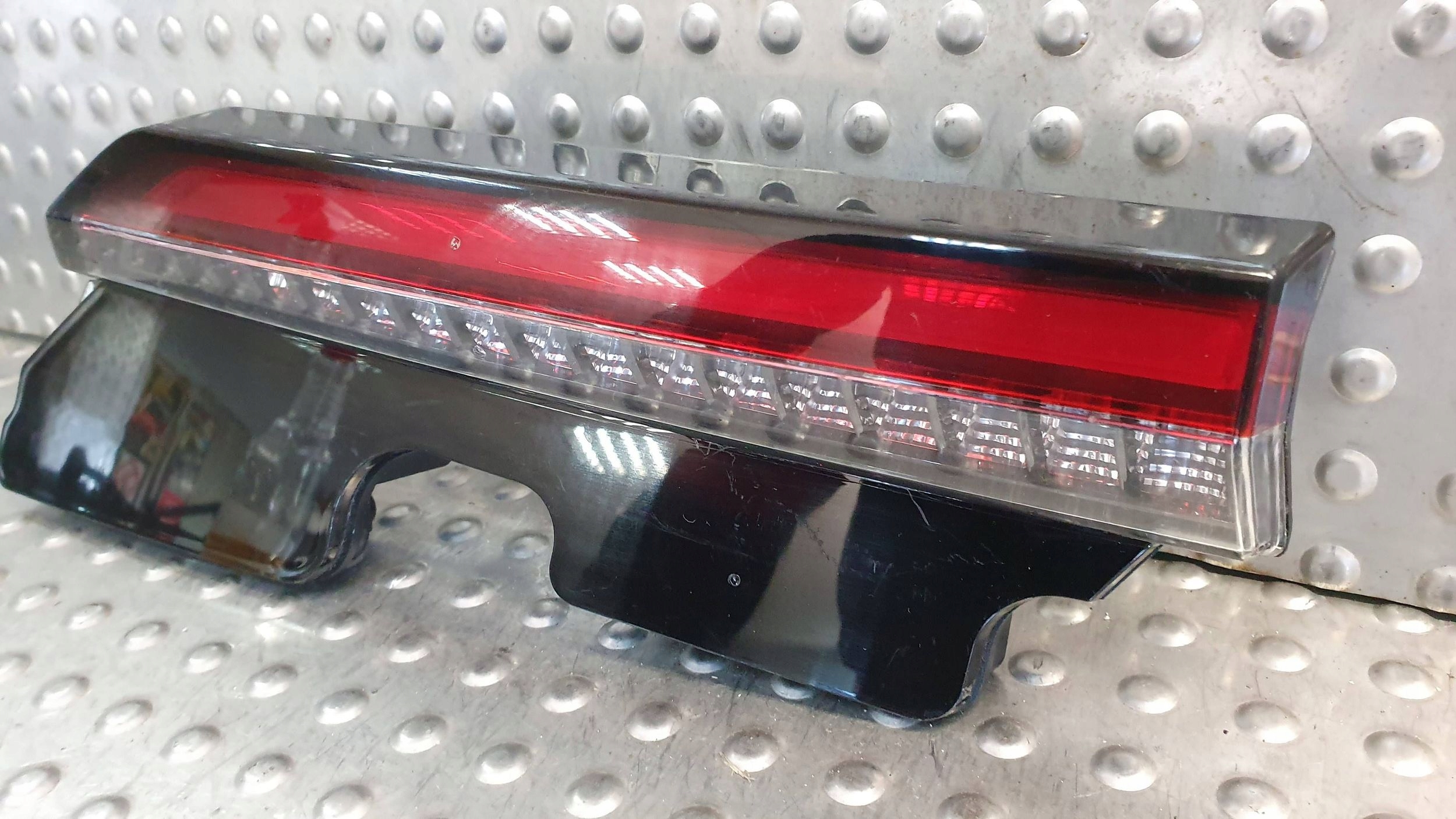 light rear part left VOLVO C40 to the bonnet 21- 32337116