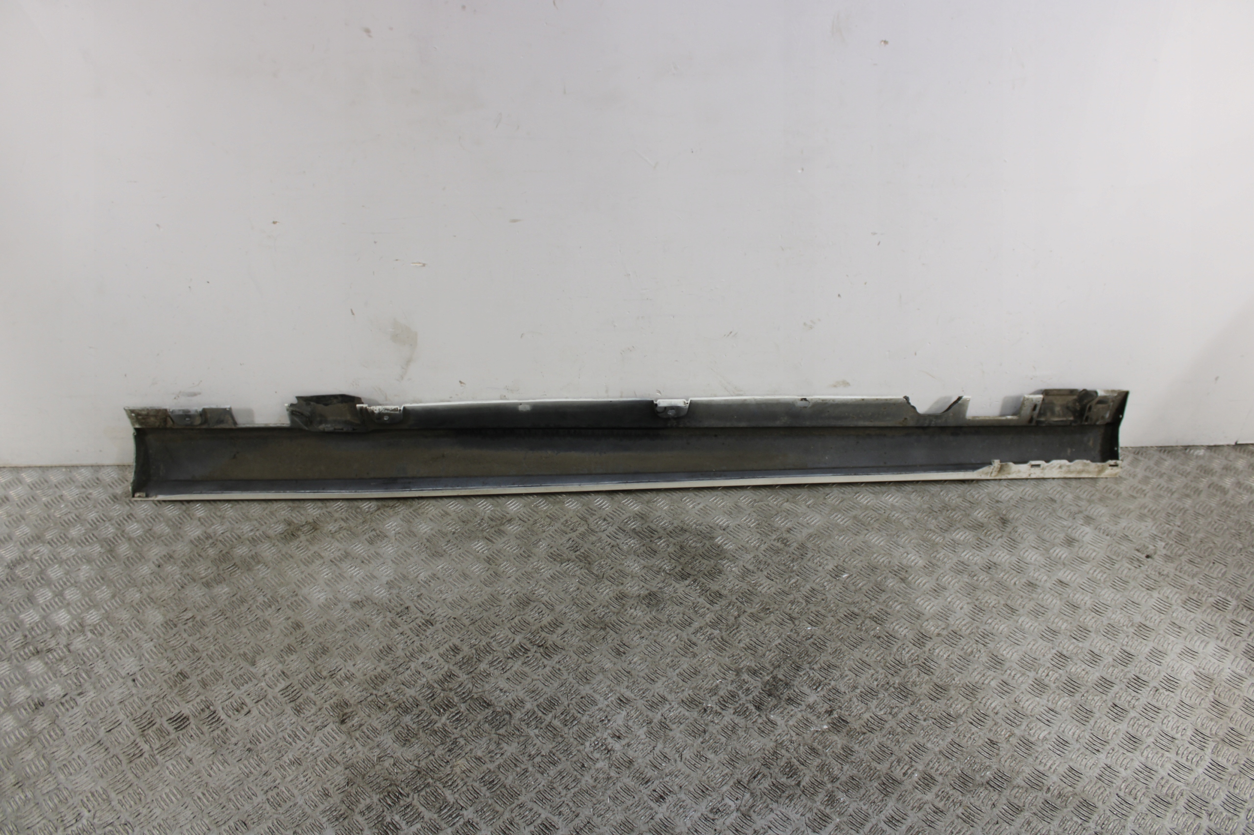 cap threshold threshold right MERCEDES E-KLASA W213 AMG A2136900202