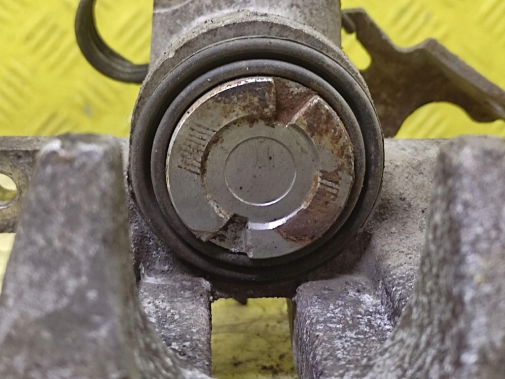 VW PASSAT B5 1.9 TDI caliper brake left rear part