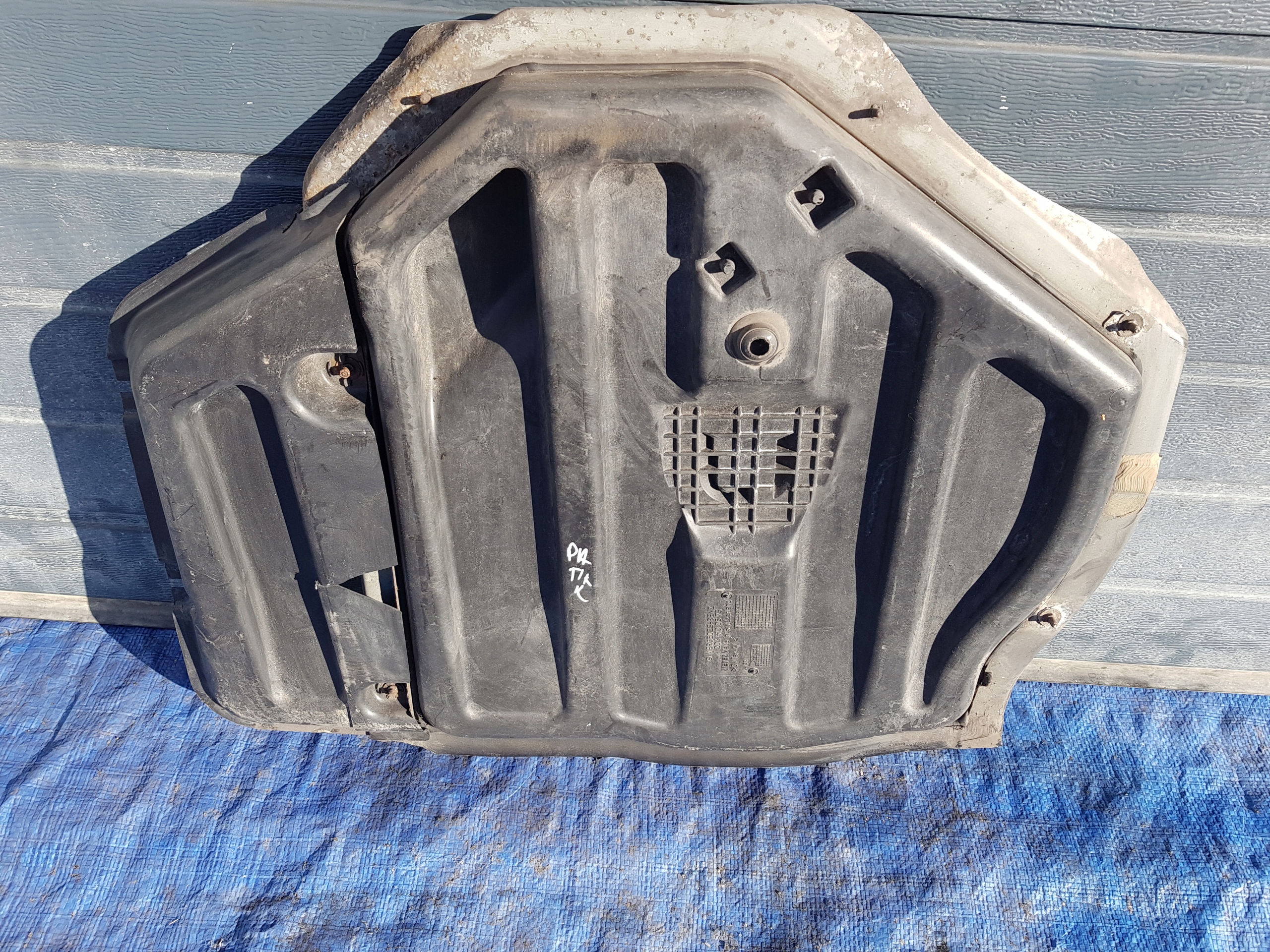 MERCEDES W207 W204 sump floor boot 2046100575