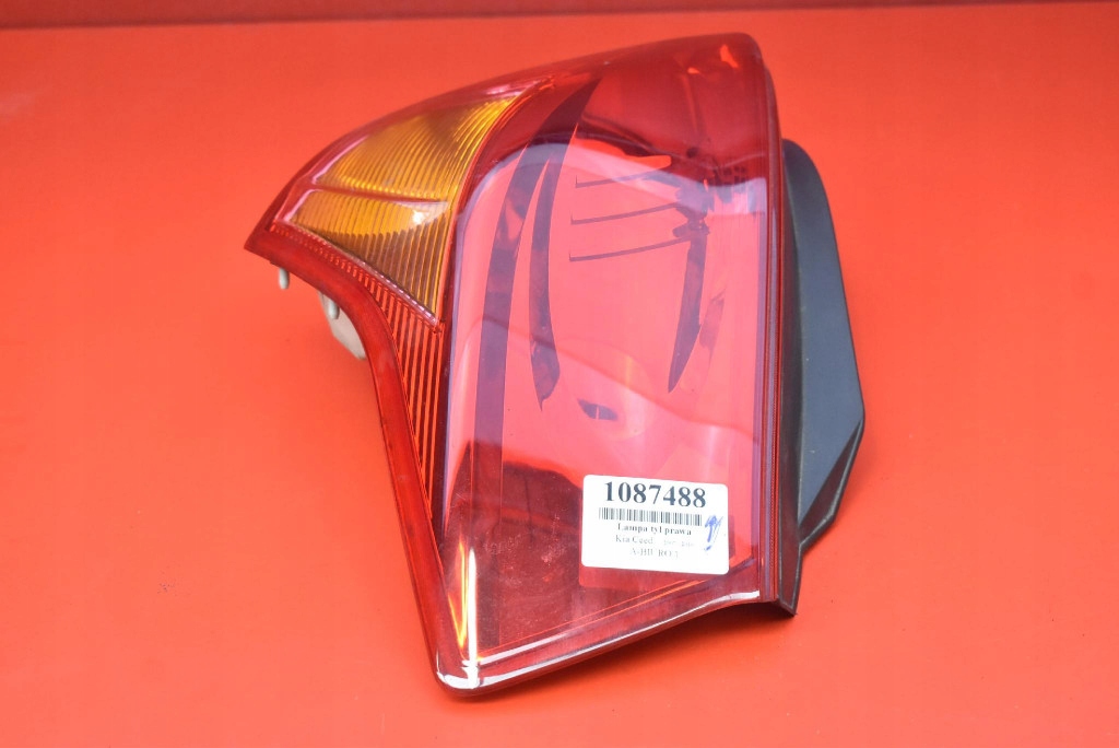 light right rear part rear 92402-1H5 KIA CEED 1 and 3D HB 07-10