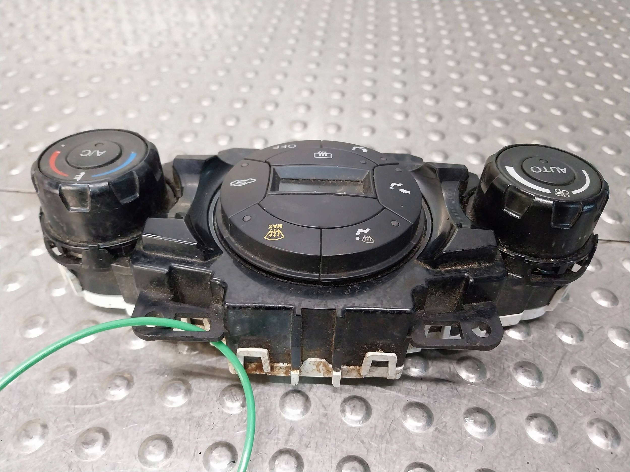 control panel air conditioning devices 8A6T-18C612-BG FORD FIESTA MK7