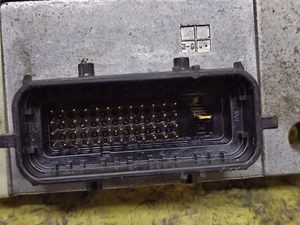 CHEVROLET COBALT 2.2 control unit of the engine 24235753