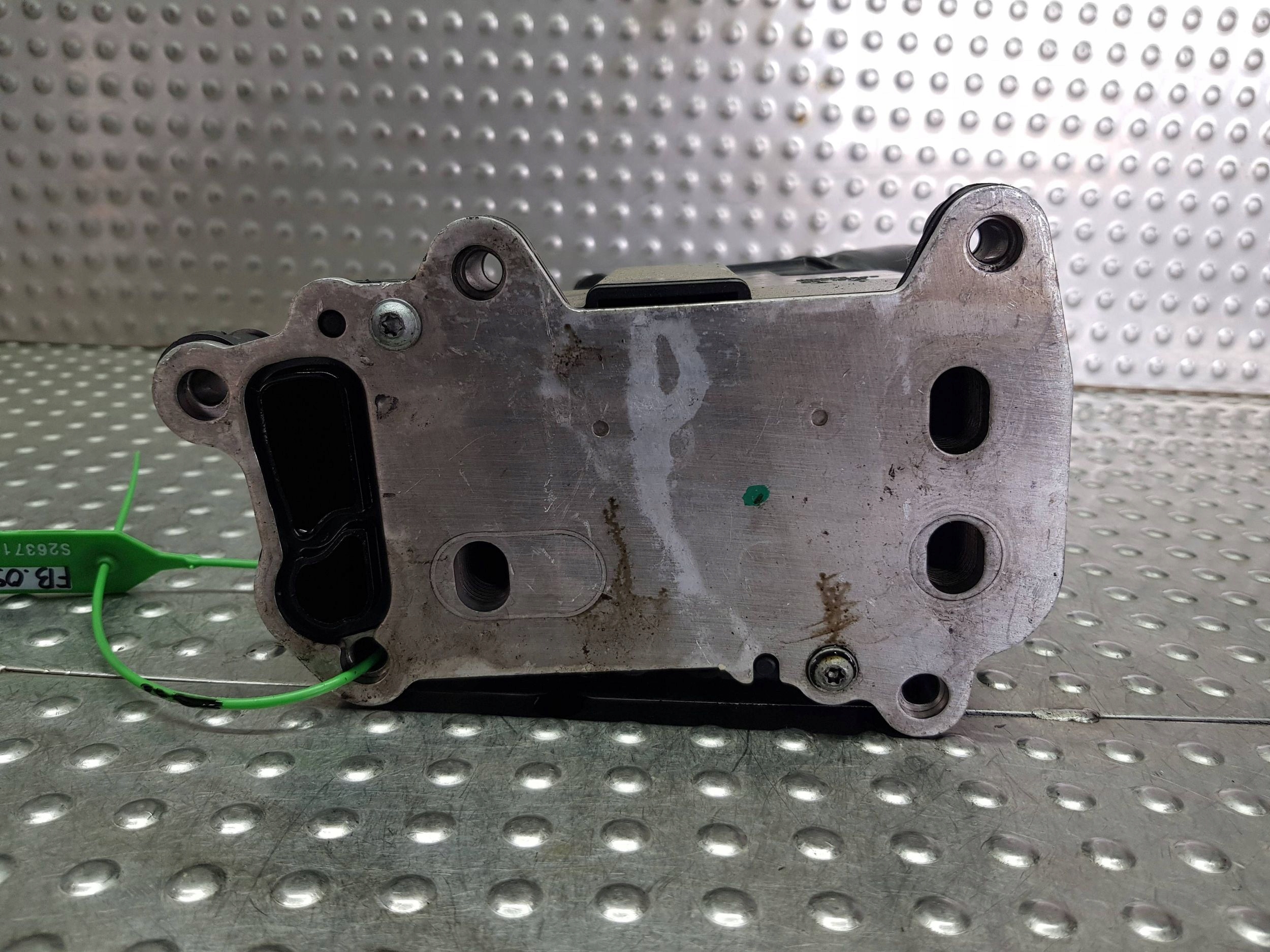 cover of a filter, oil 7807799 BMW E90 E83 E87 E91 E60 E88 E92 E93 2.0D N47
