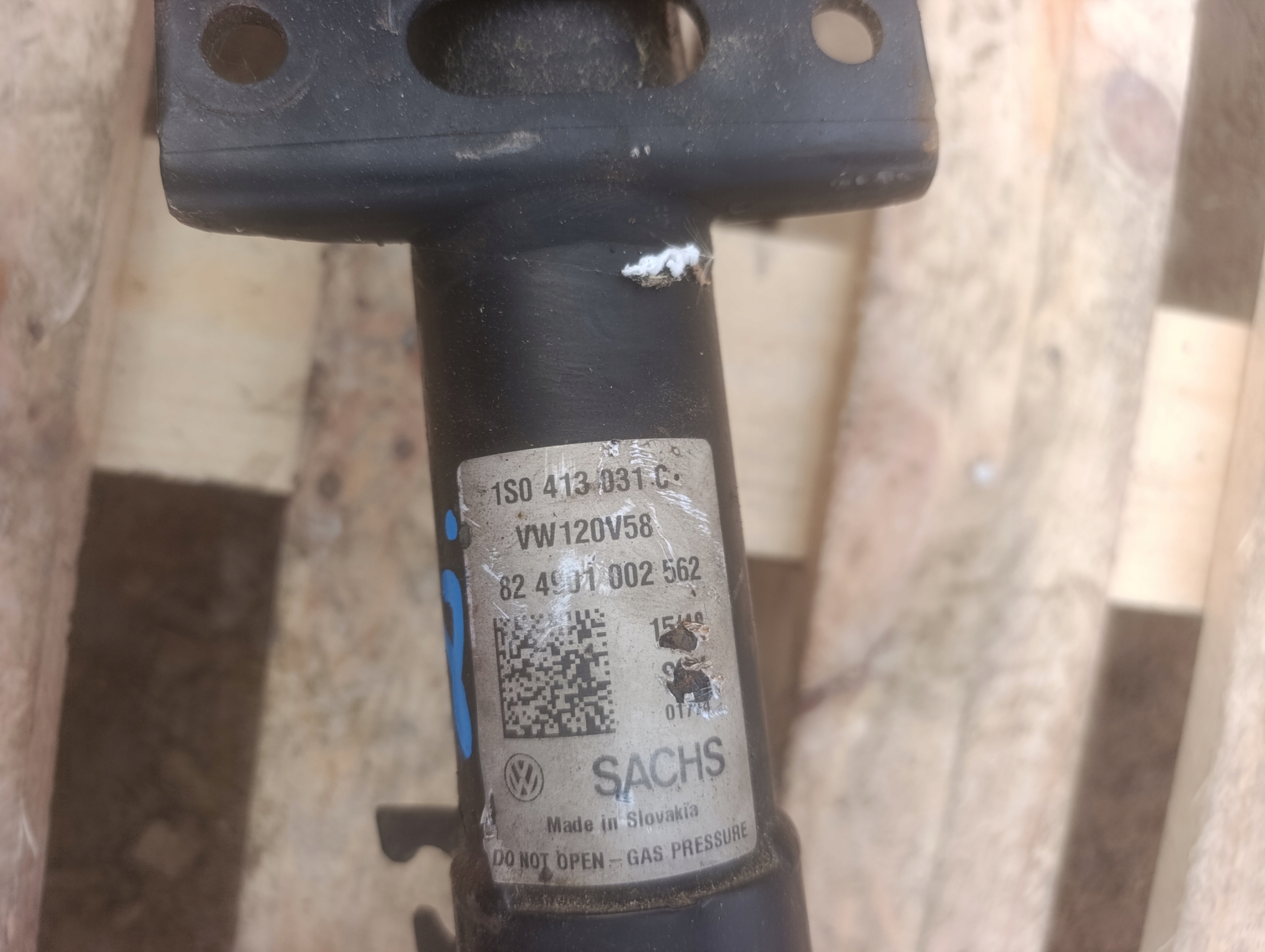 MACPHERSON AMORYZATOR swing left front Volkswagen UP 1S0413031C