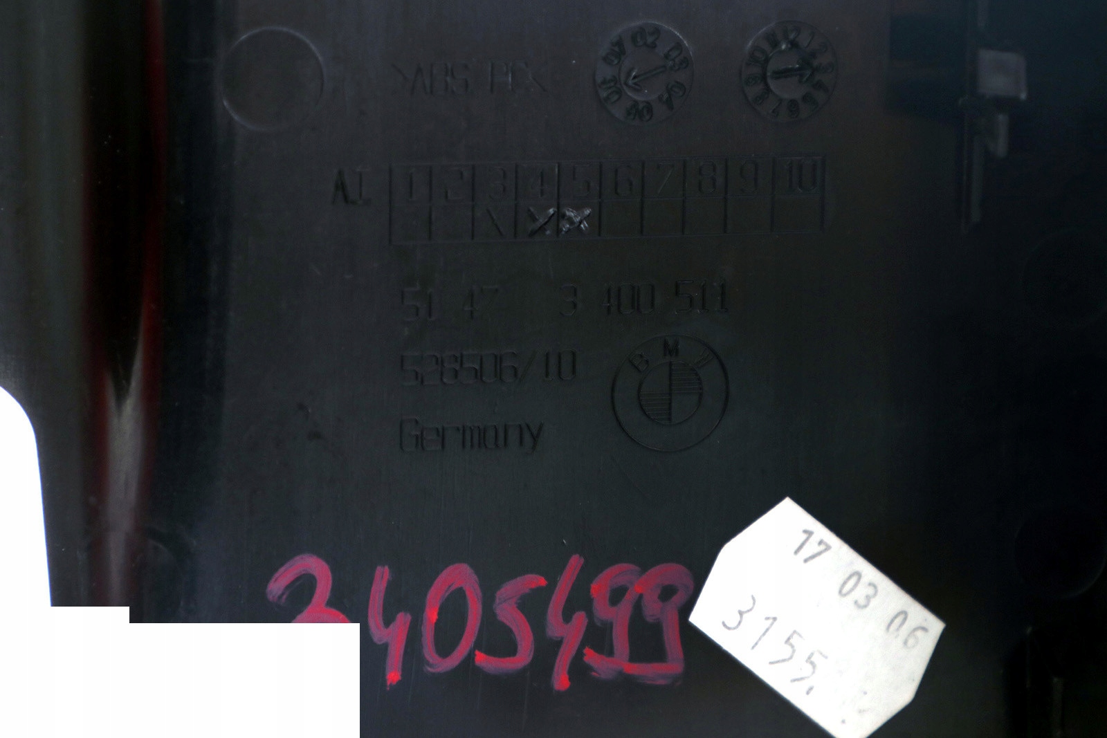 BMW E83 X3 защита корпус ремня левый зад 3400511