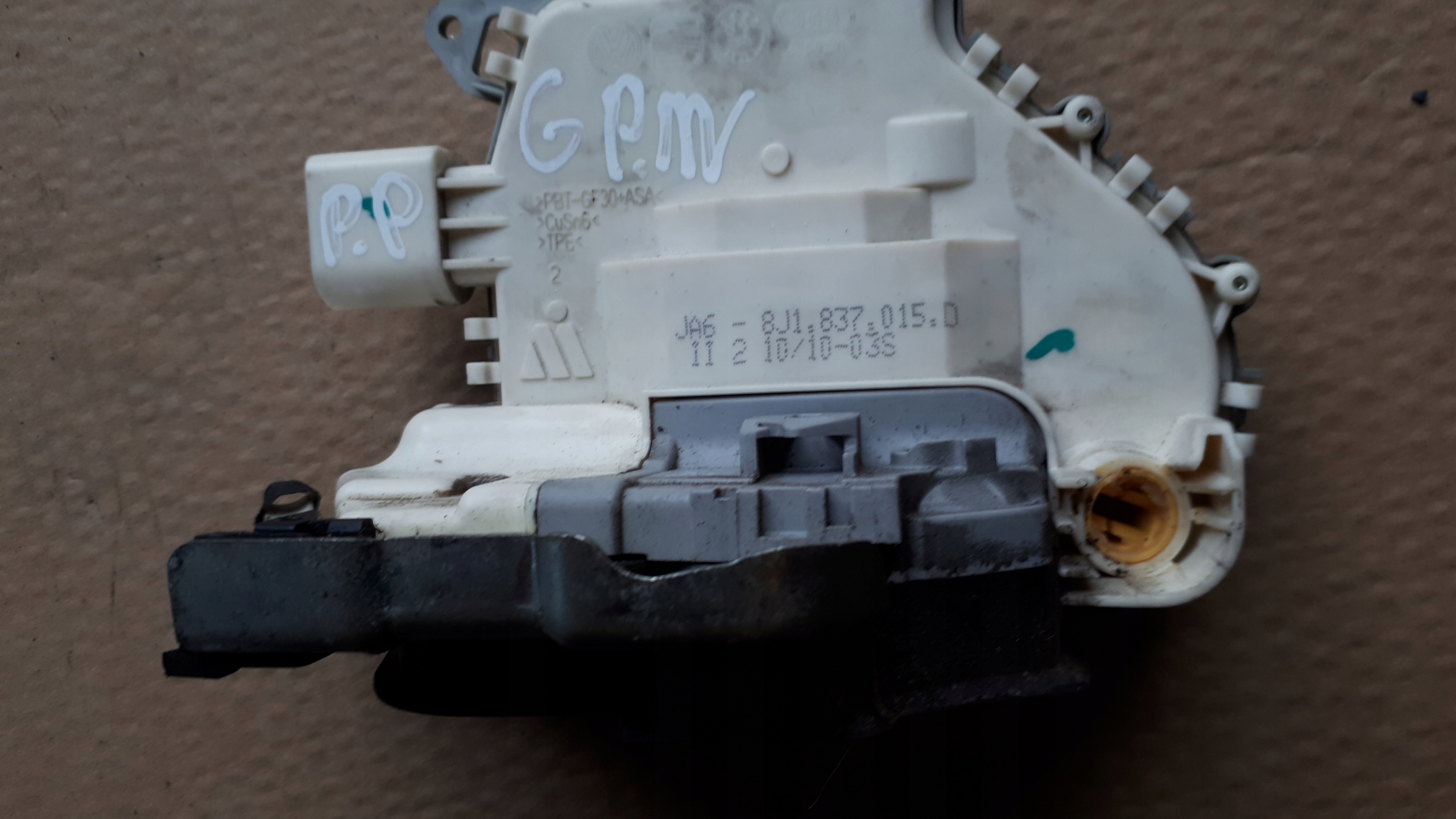 S4 B8 A4 lock door left front 6PIN A5 Q5 A6