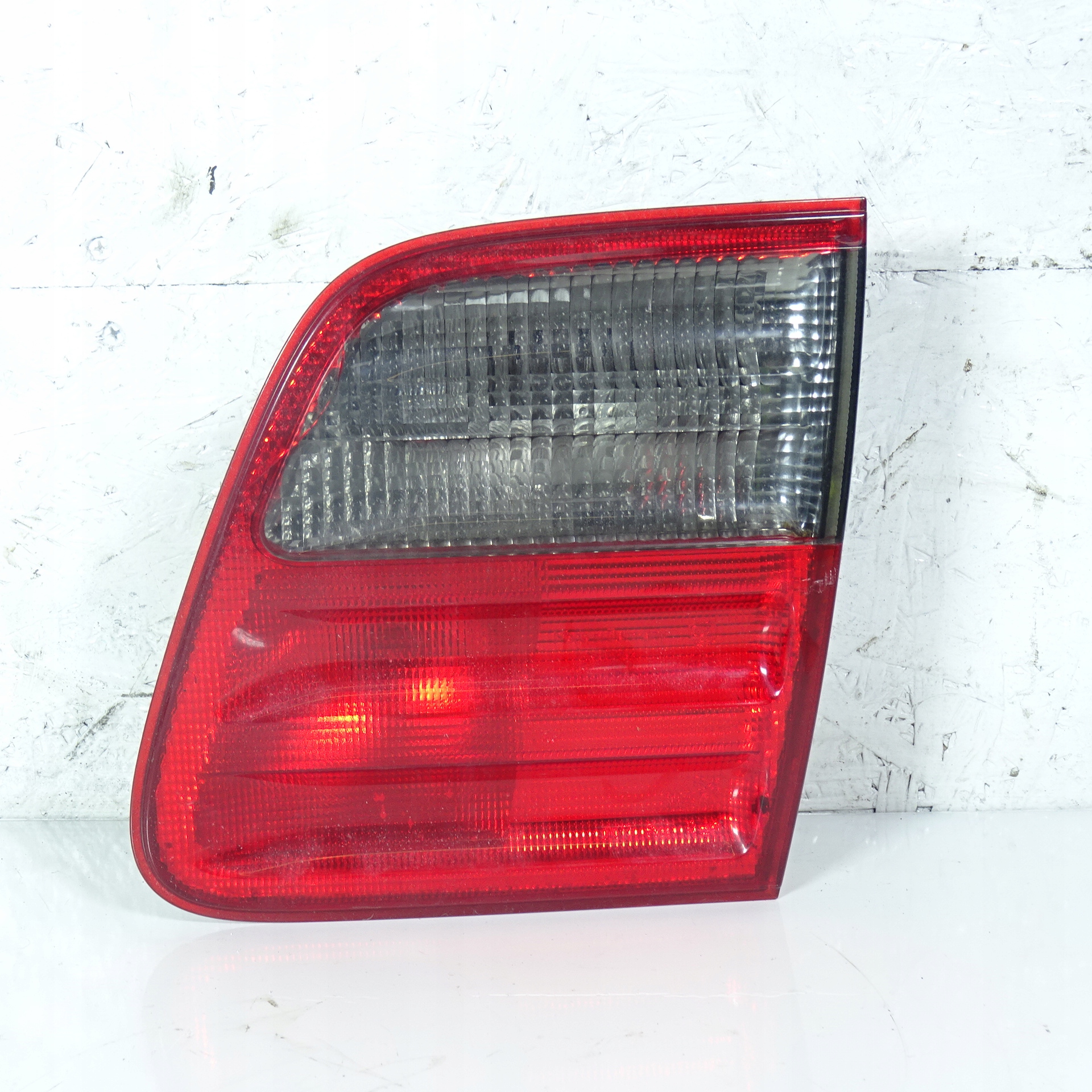 MERCEDES E S210 KOMBI light bonnet rear part right 692806