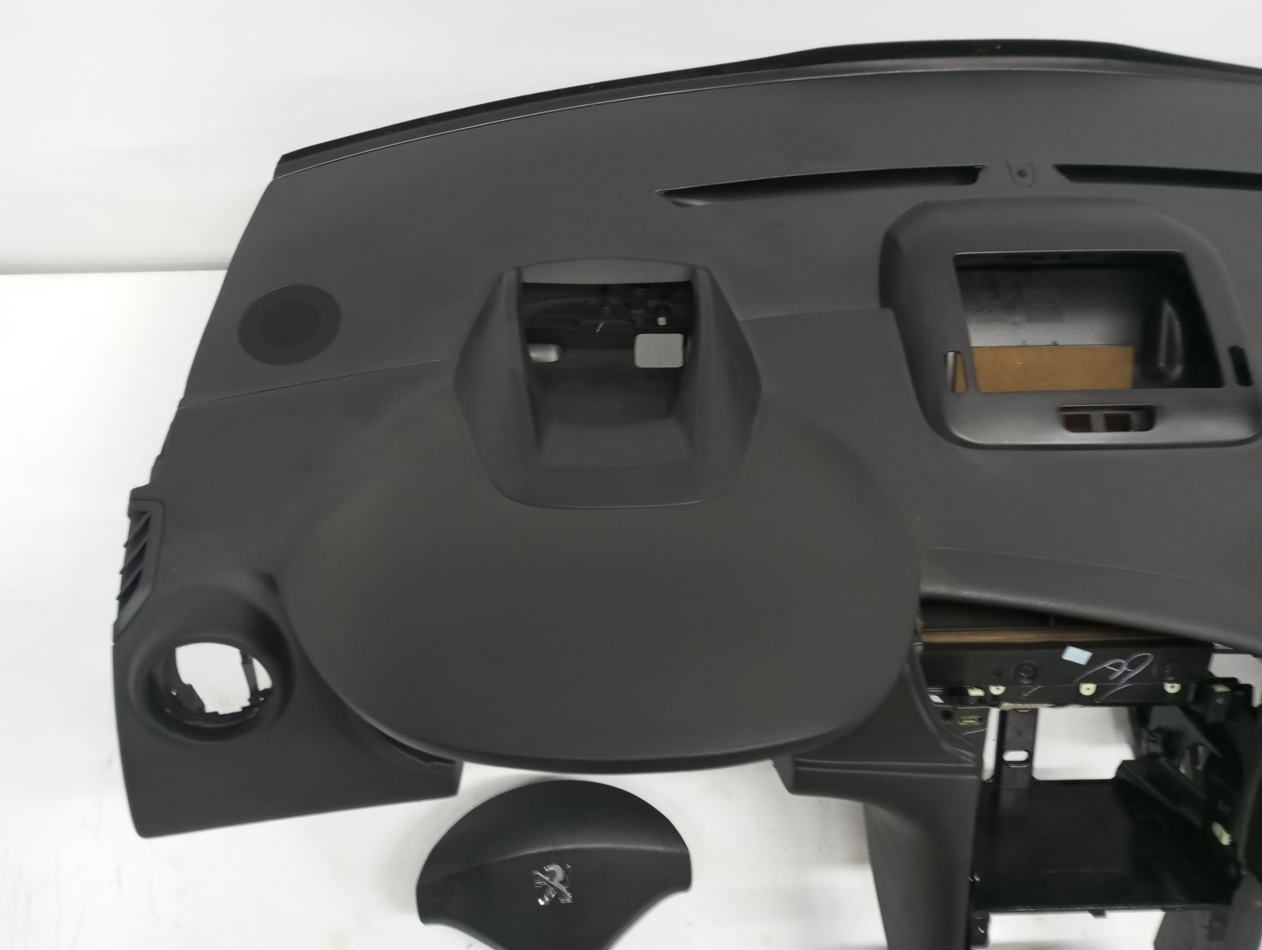 dashboard PEUGEOT 3008 and HEAD UP