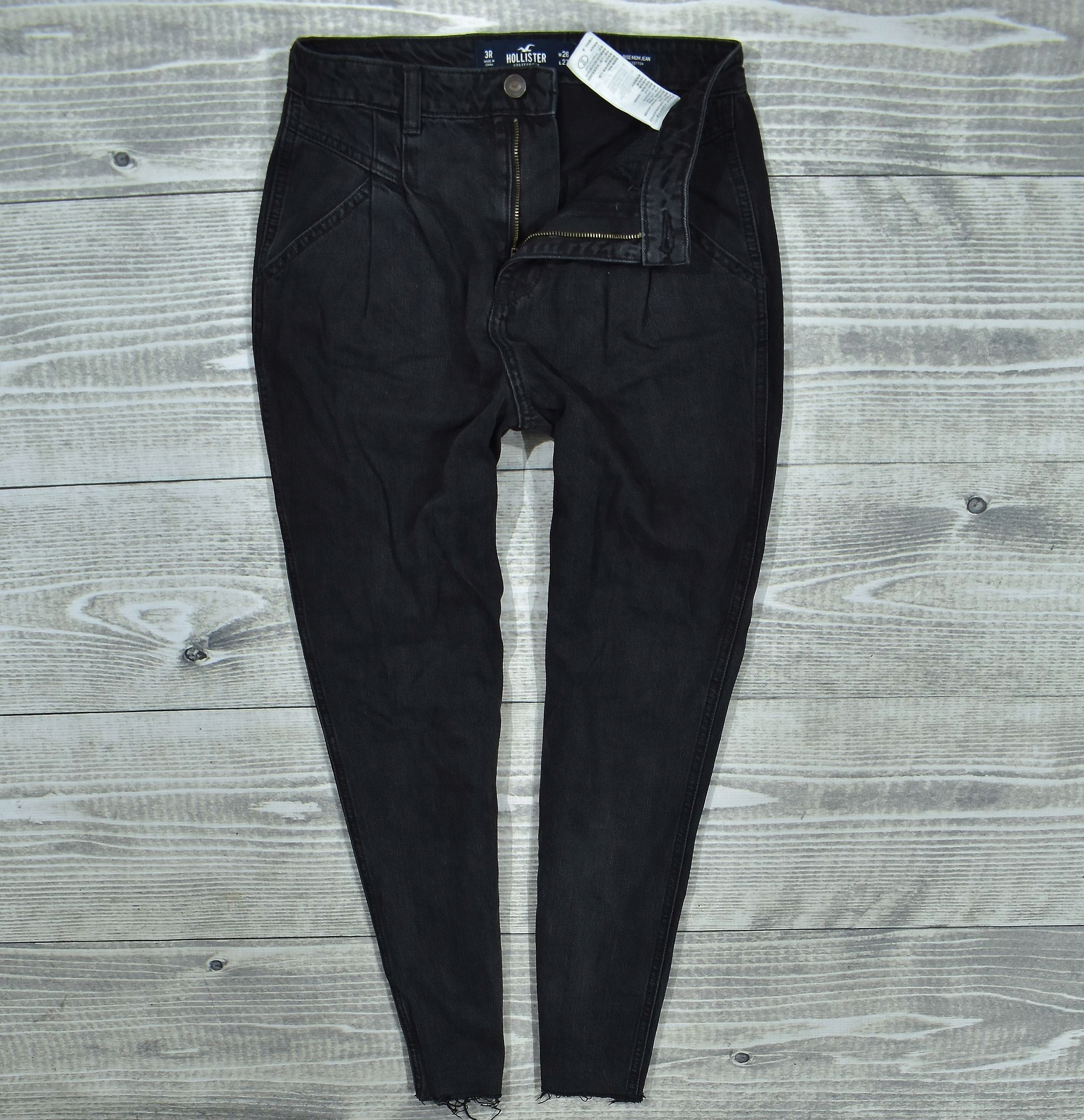 HOLLISTER Ultra High Rise Mom Jean W26 L27 Jeansy • Cena, Opinie