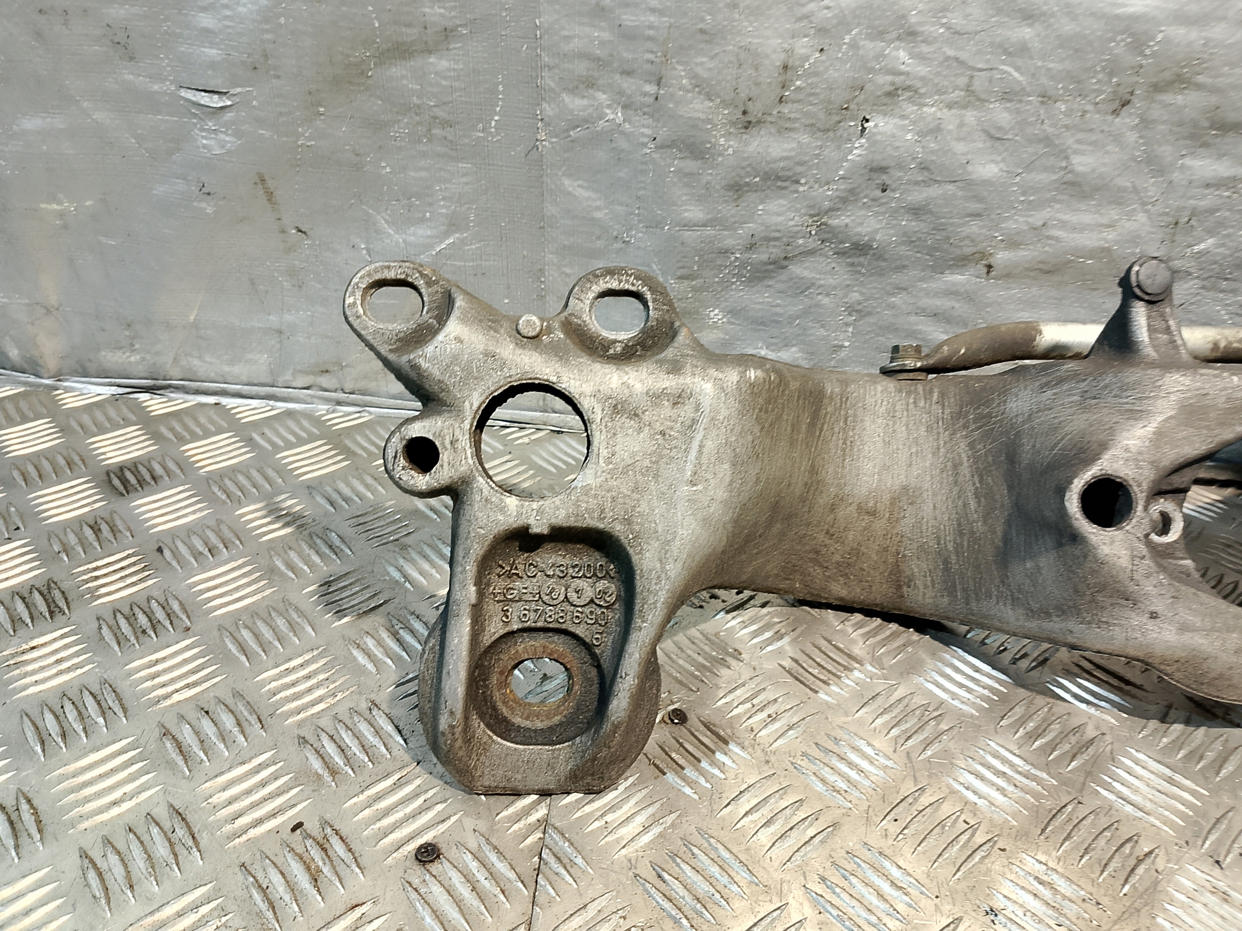 supporto Supporto cambio ingranaggi AUDI A4 B6 OE 8E0399263R