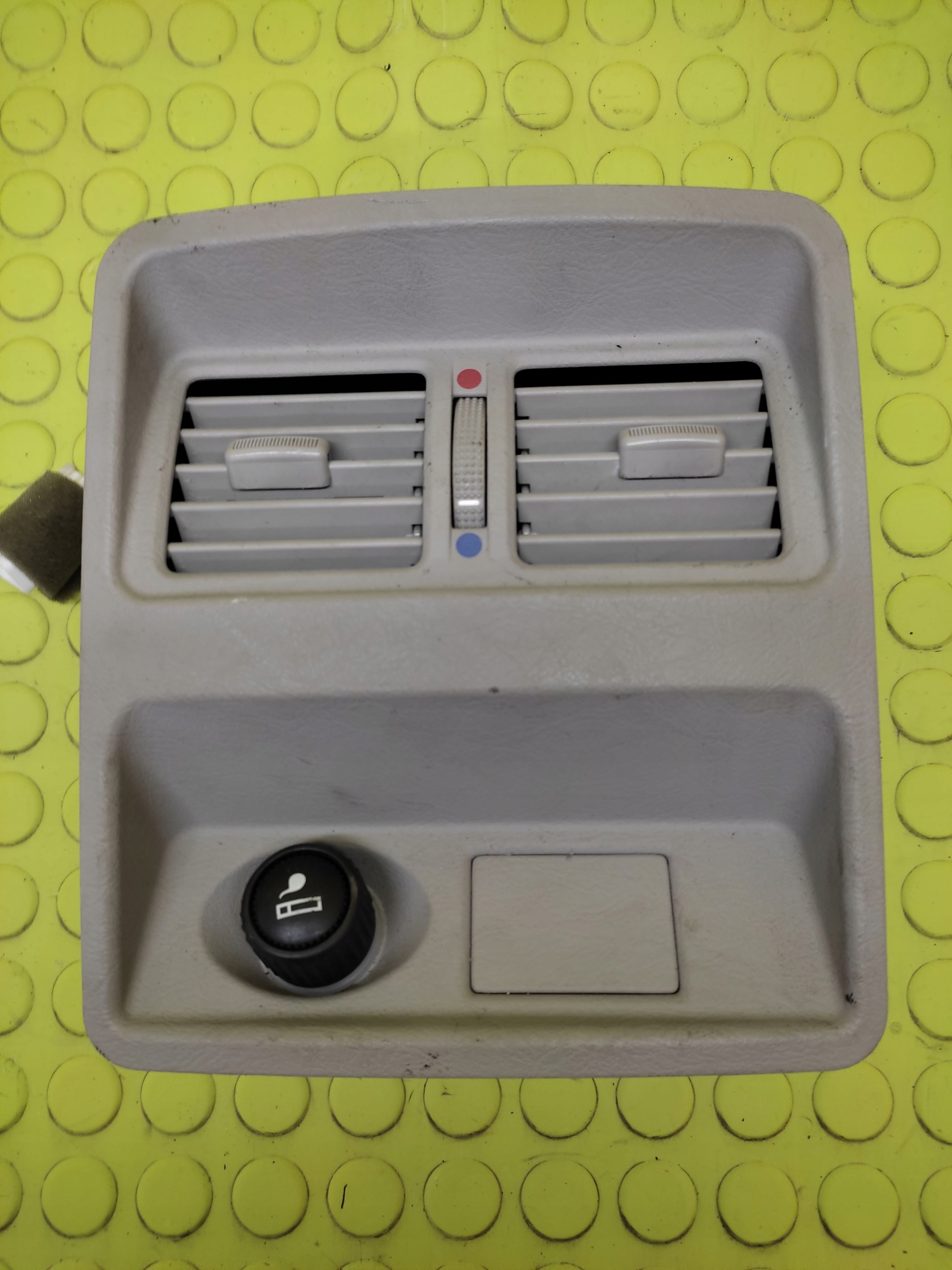 KIA OPIRUS grid air conditioning devices rear part PASAZEROW
