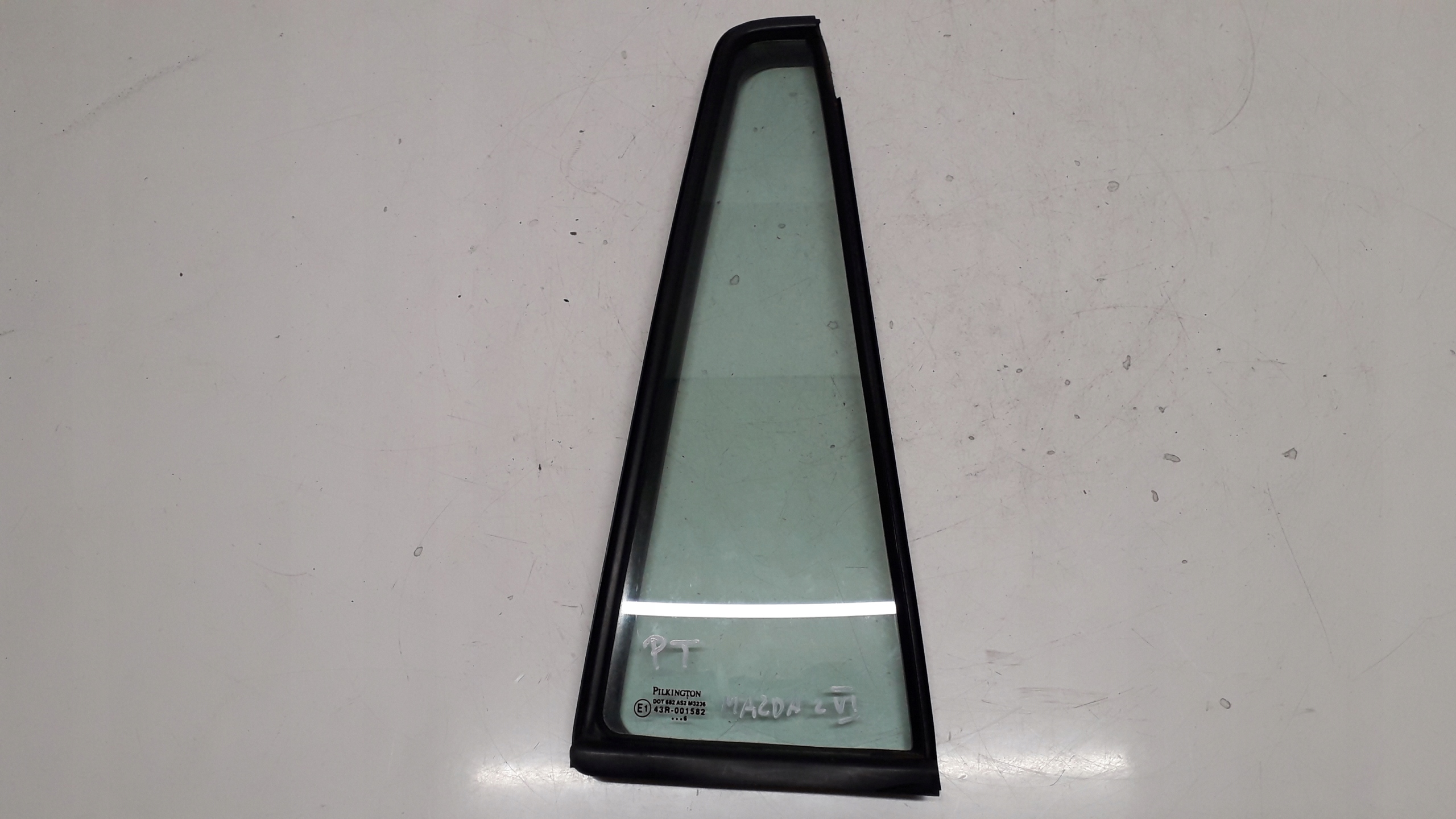 MAZDA 2 II 02-07 SZYBA Z DRZWI PRAWY TYŁ