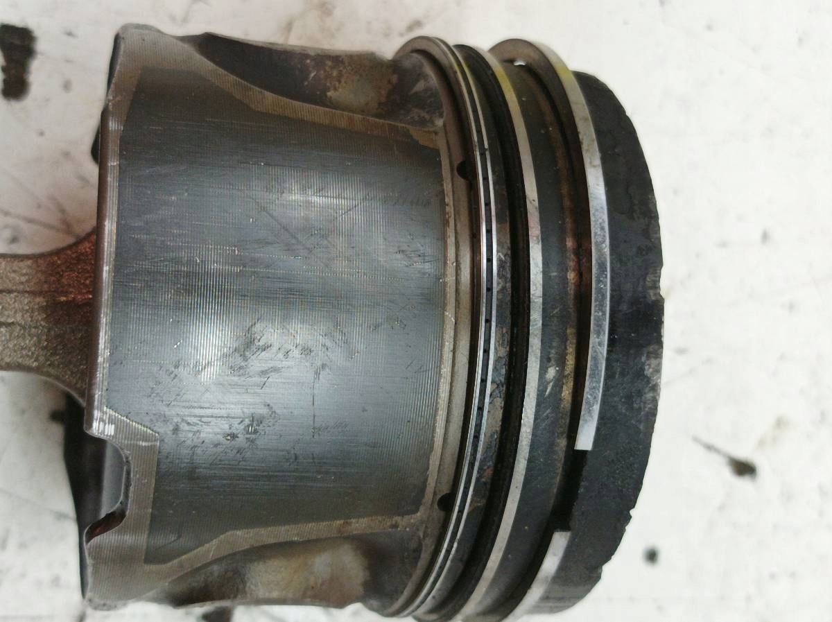 piston connecting rod 84L107 3.0 D M57 Bmw Seria 7 IV (2001-2008) E65/66/67/68