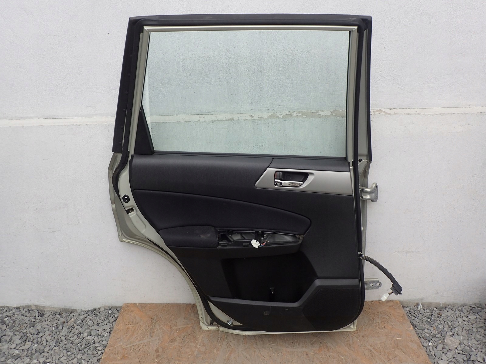 door left rear. left rear part SUBARU FORESTER 3 III