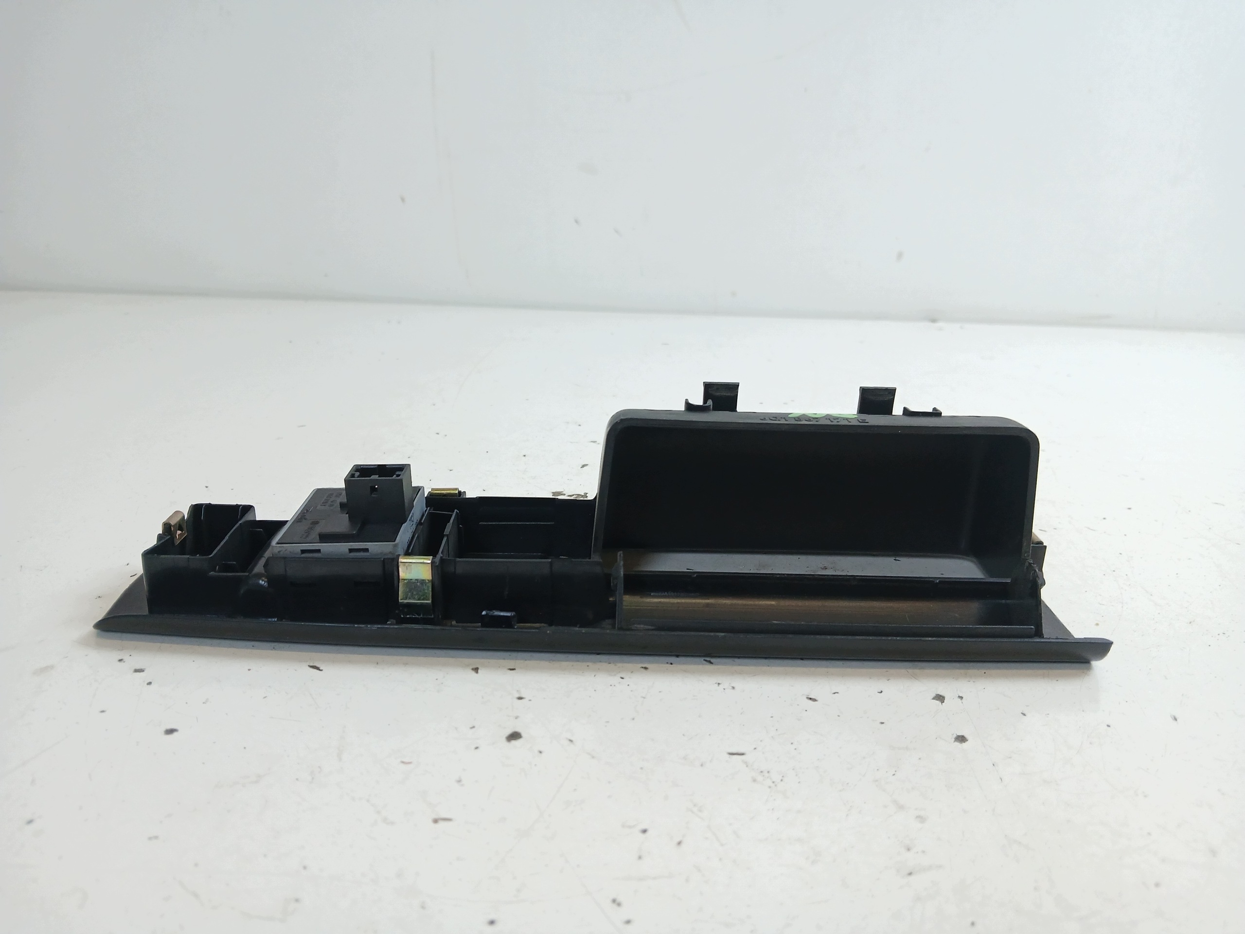 VW POLO 9N PANEL Fenster links vorne