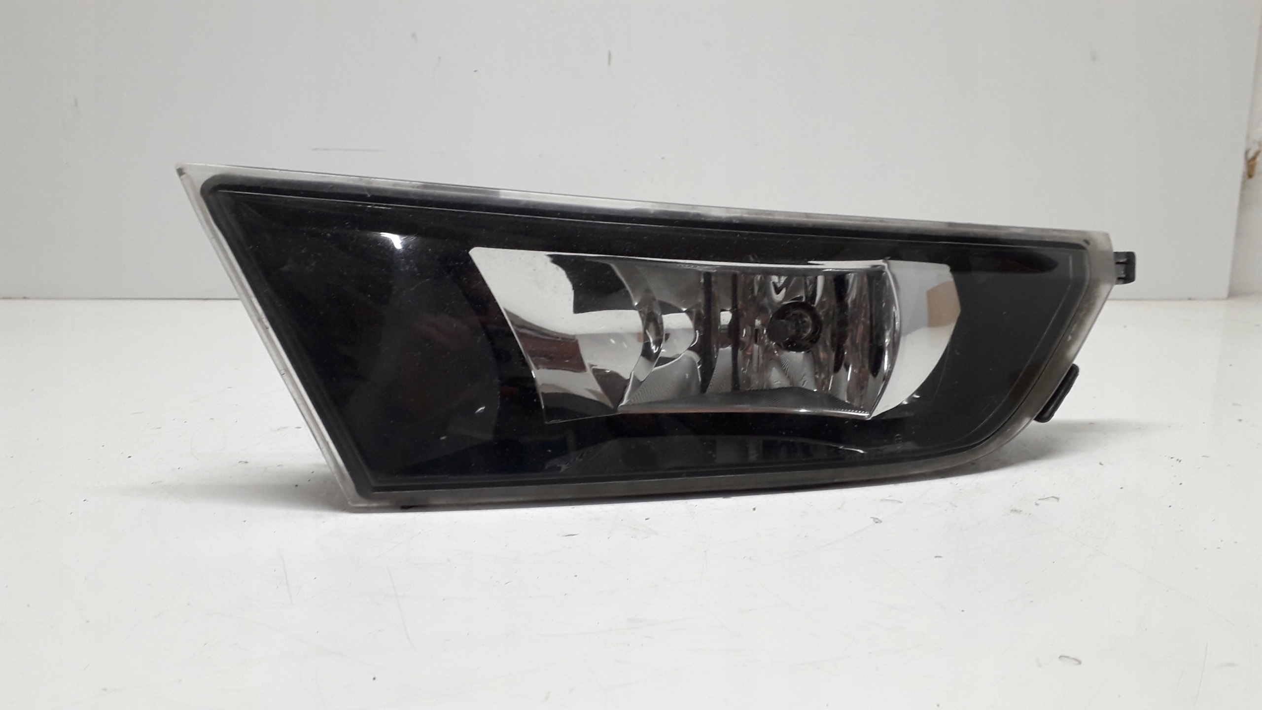 14- - SKODA FABIA 3 III 14-ГАЛОЇД ПРАВИЙ 6V0941700