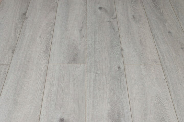 PANELE PODŁOGOWE KRONOTEX AMAZONE AC5 10MM V4-FUGA