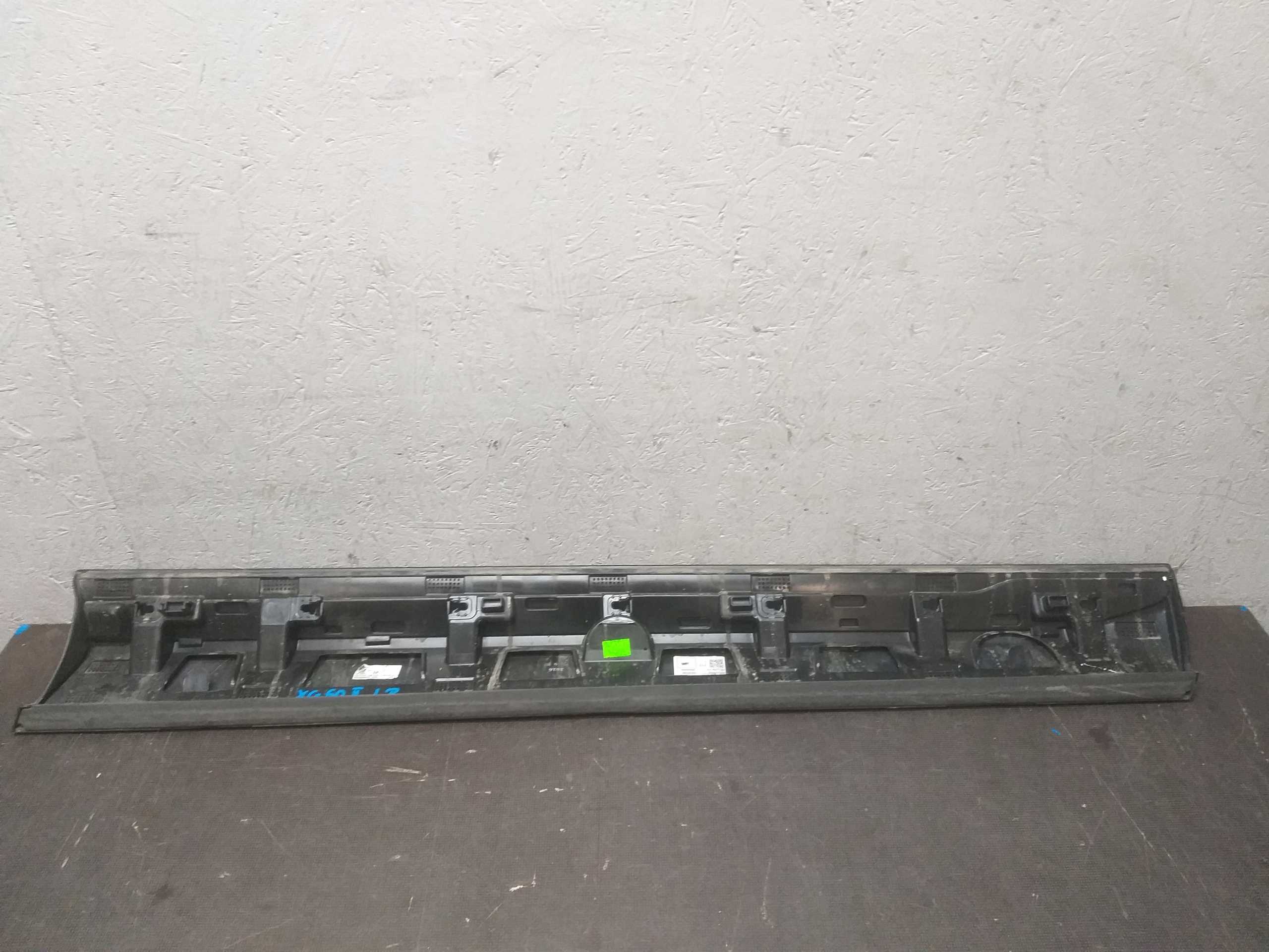 door moulding left front VOLVO XC60 II 2 31440302