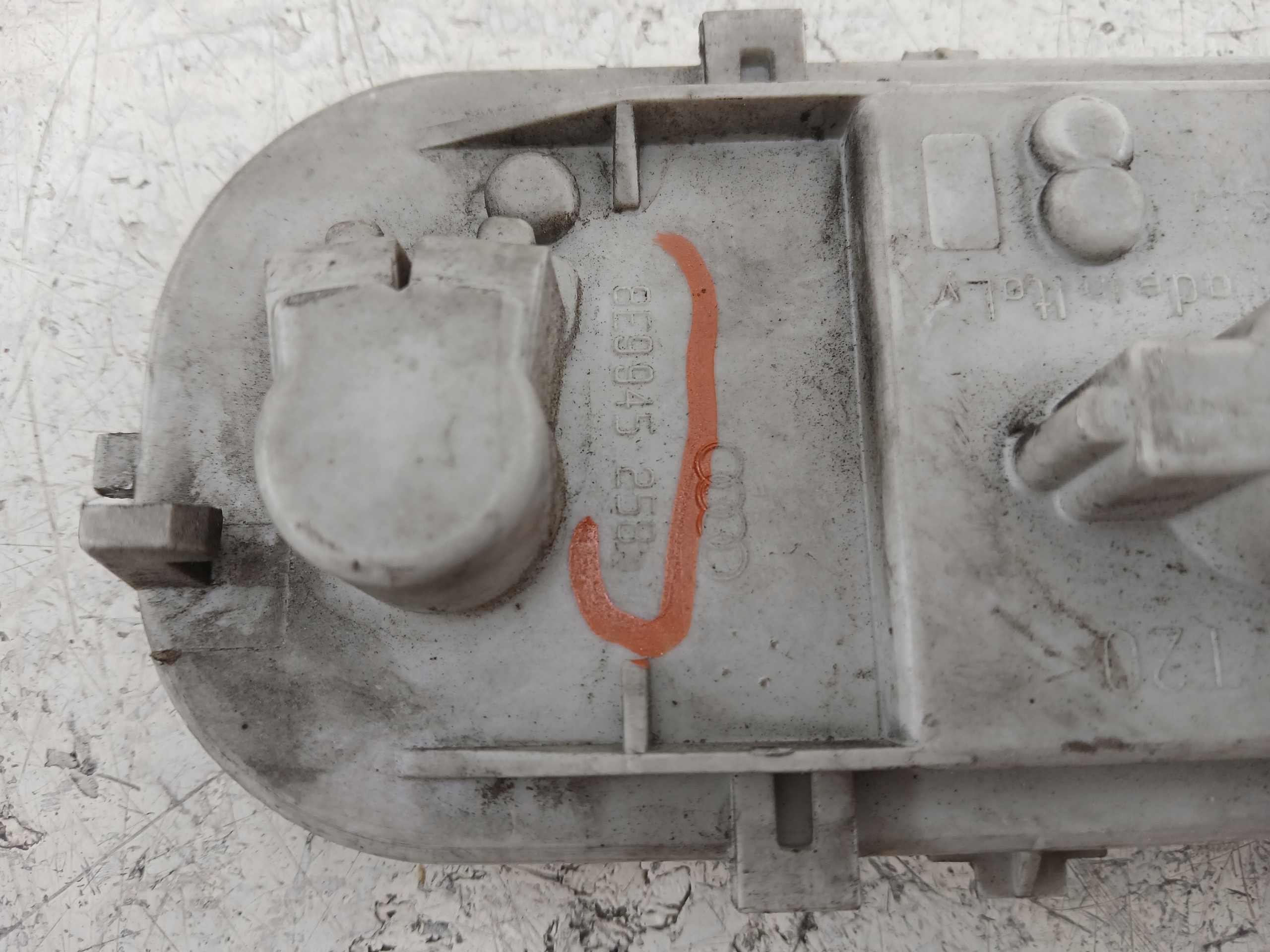 AUDI A4 B6 KOMBI AVANT light housing right rear part 8E9945258