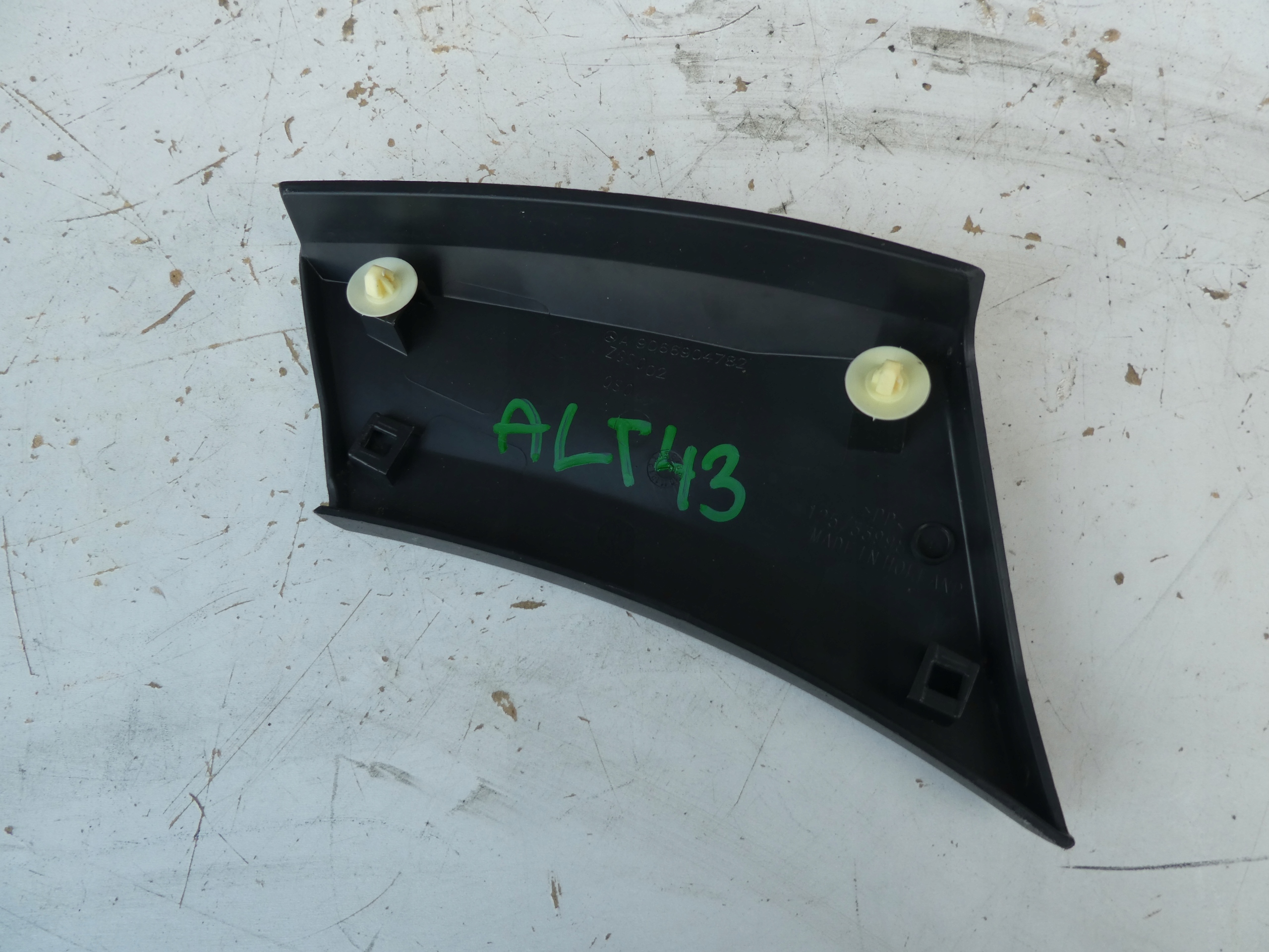 CRAFTER krytka blatníku předek A9066904782