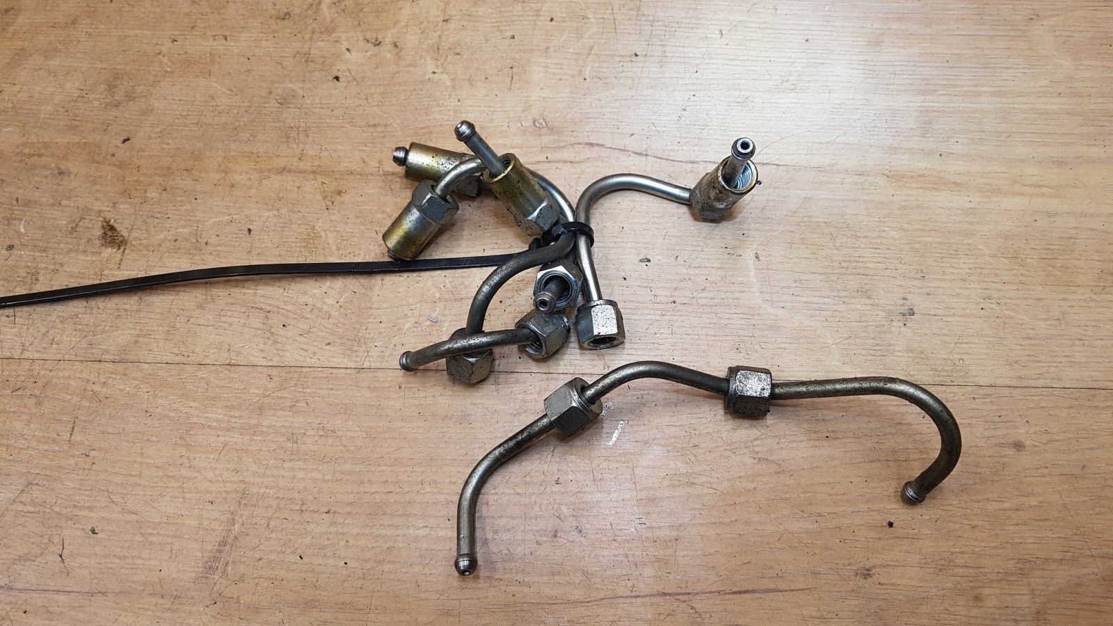 PRZEWODY WTRYSKOWE KOMPLET OPEL ASTRA J LIFT 1.7 CDTI